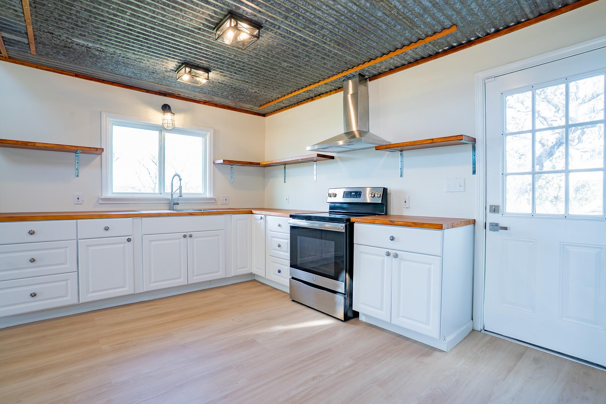 1012 Hill St, Burnet, TX 78611