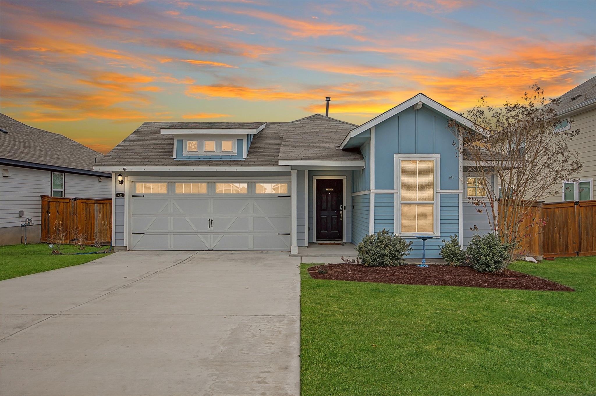 425 Spiny Lizard Ln, San Marcos, TX 78666