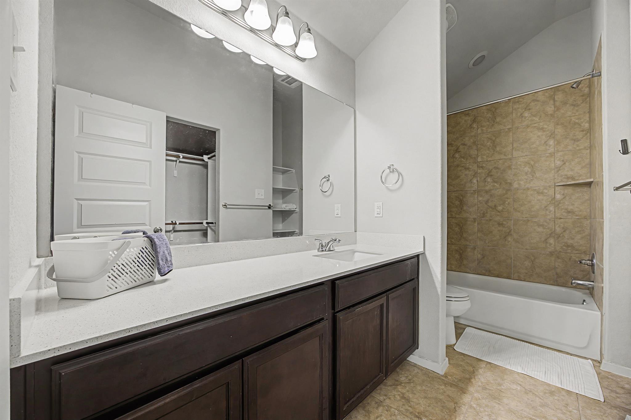 425 Spiny Lizard Ln, San Marcos, TX 78666