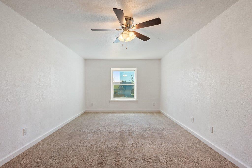 300 E Croslin St # 106, Austin, TX 78752