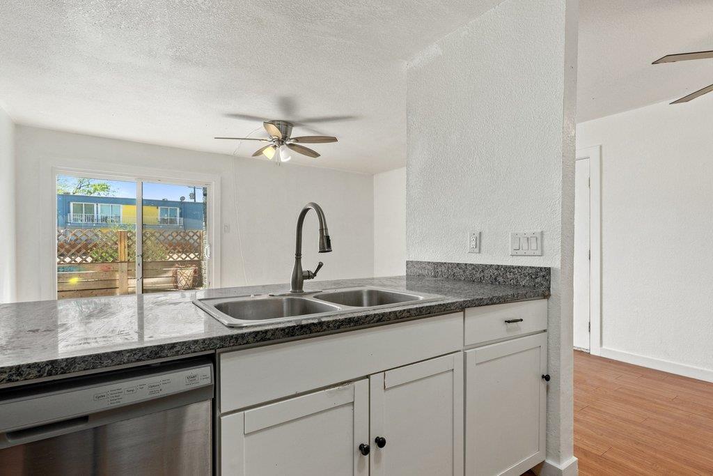 300 E Croslin St # 106, Austin, TX 78752