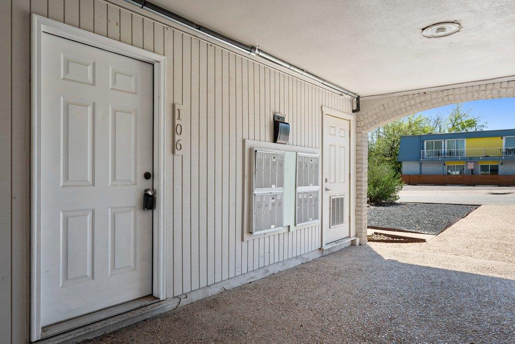 300 E Croslin St # 106, Austin, TX 78752