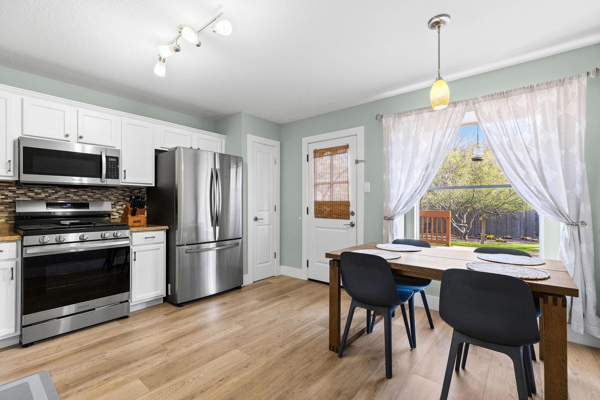 1002 Moser River Dr, Leander, TX 78641