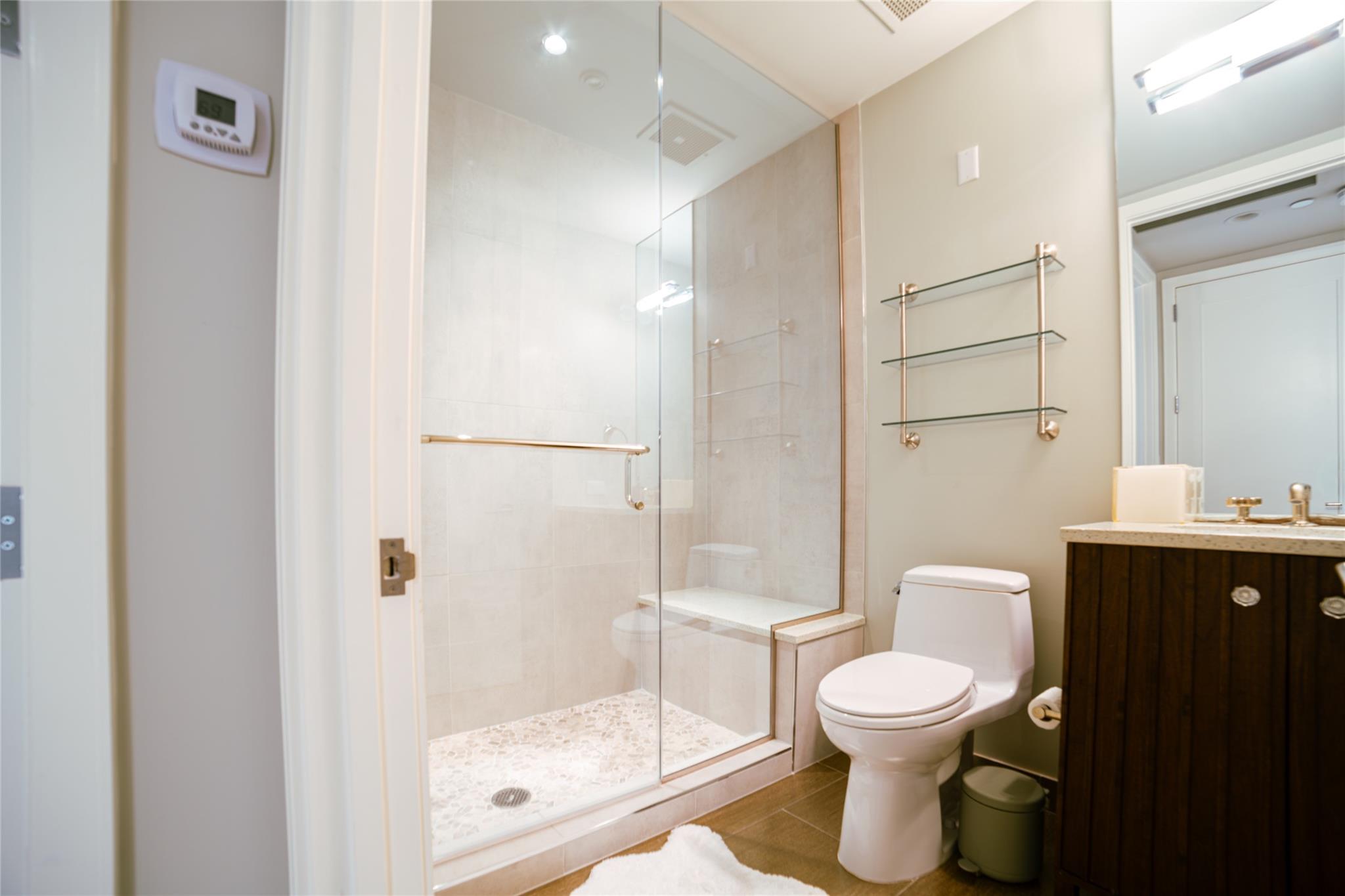 200 Congress Ave # 11C, Austin, TX 78701