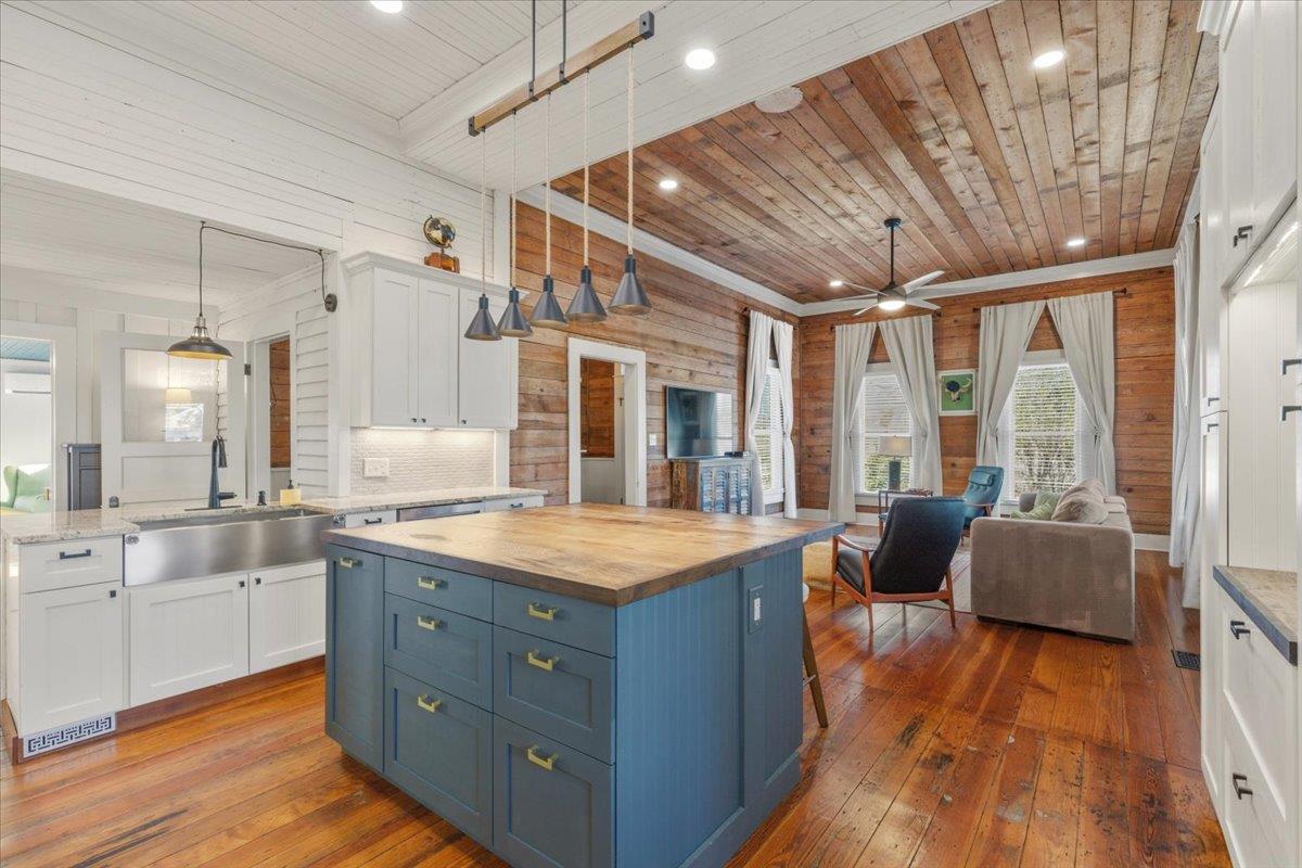 709 Hill St, Bastrop, TX 78602