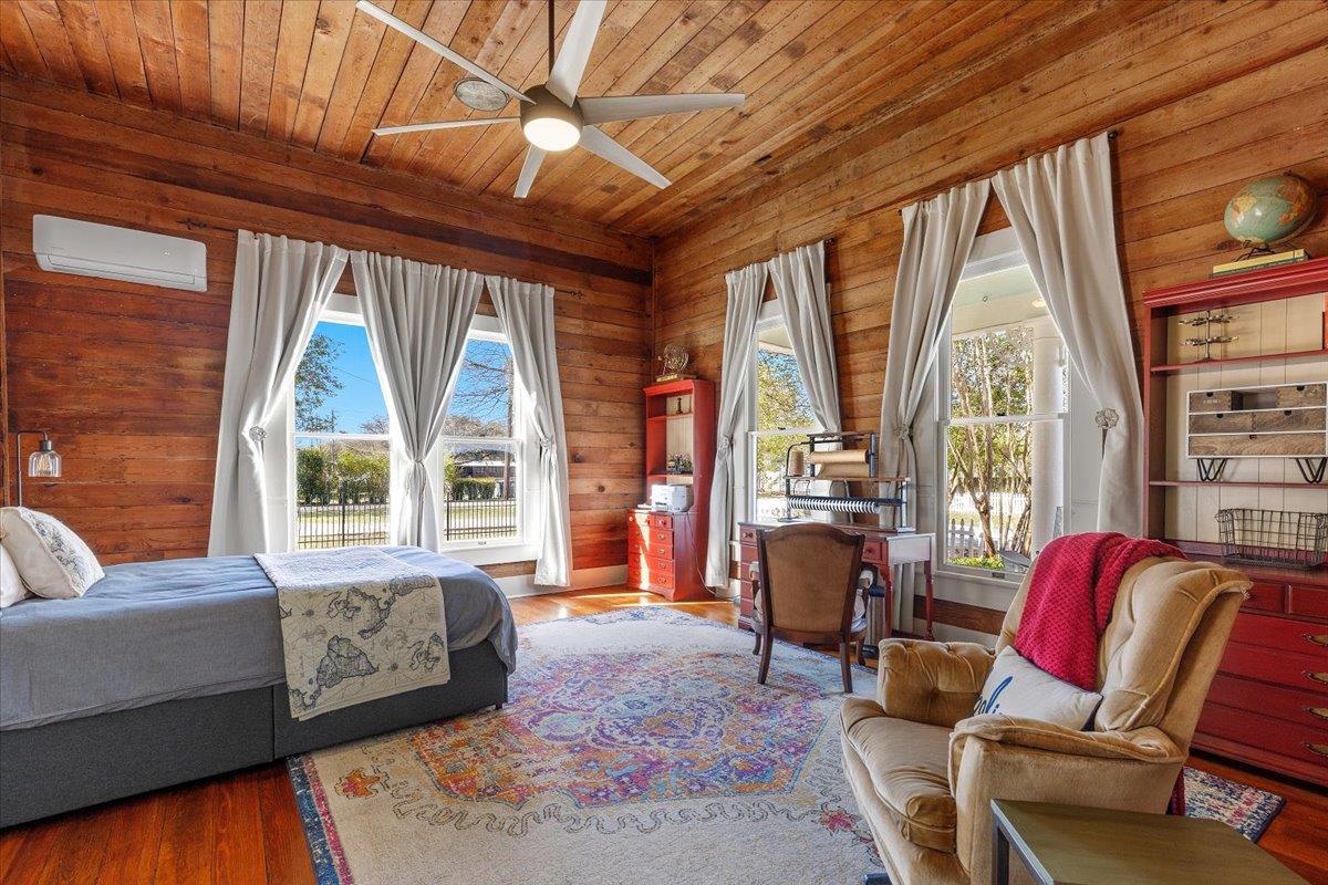 709 Hill St, Bastrop, TX 78602