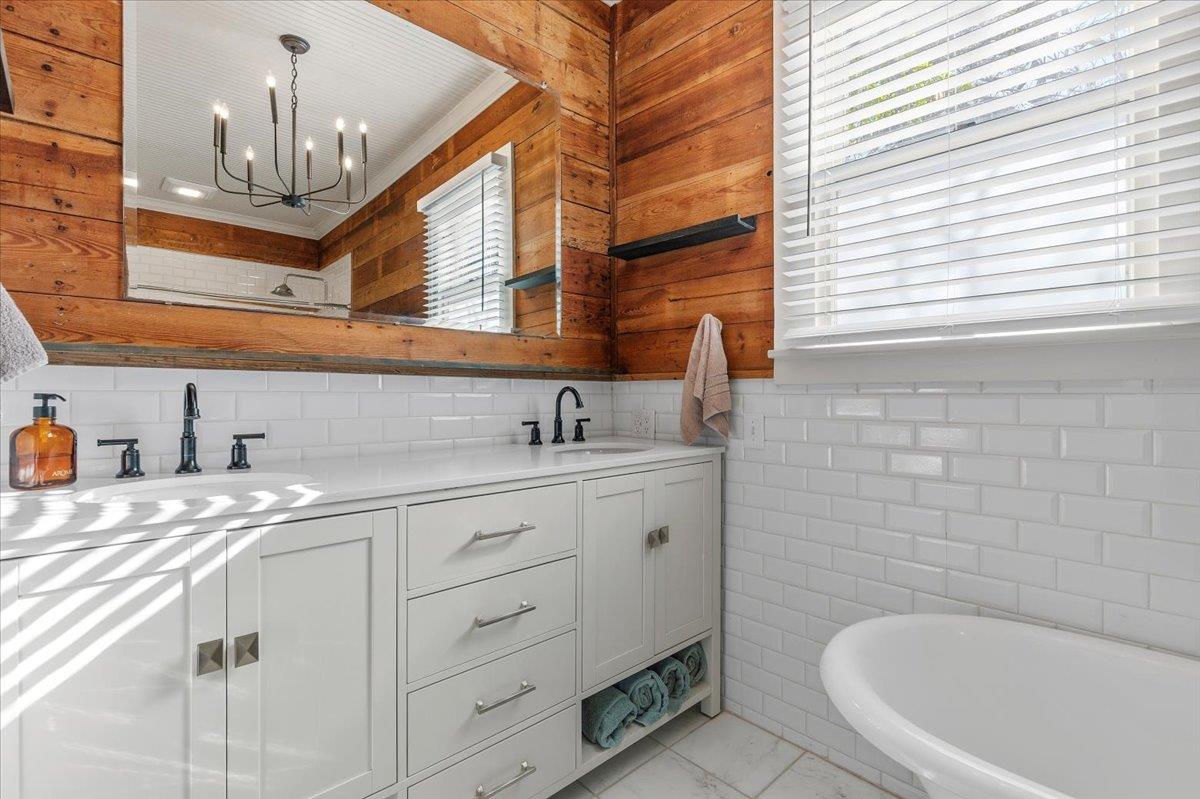 709 Hill St, Bastrop, TX 78602