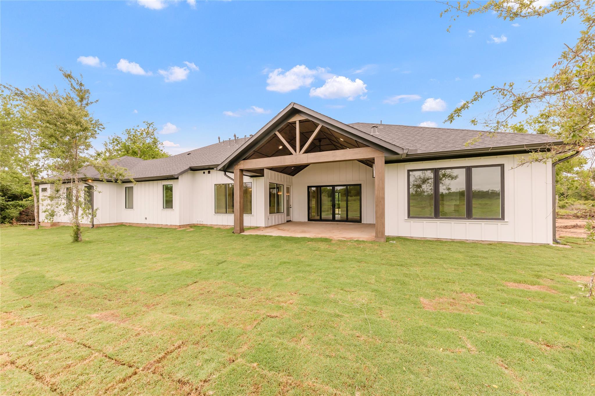 10370 Pecan Grove Ct, Chappell Hill, TX 77426