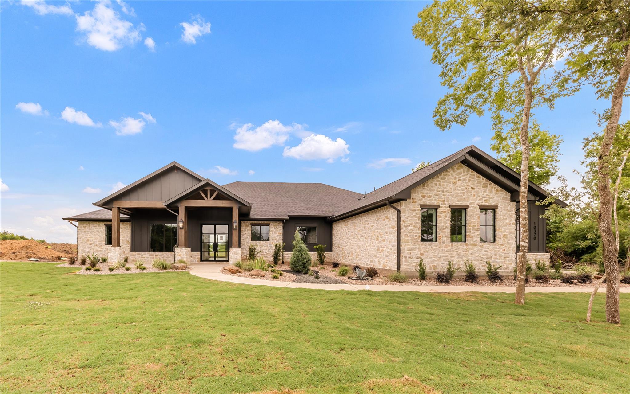 10370 Pecan Grove Ct, Chappell Hill, TX 77426