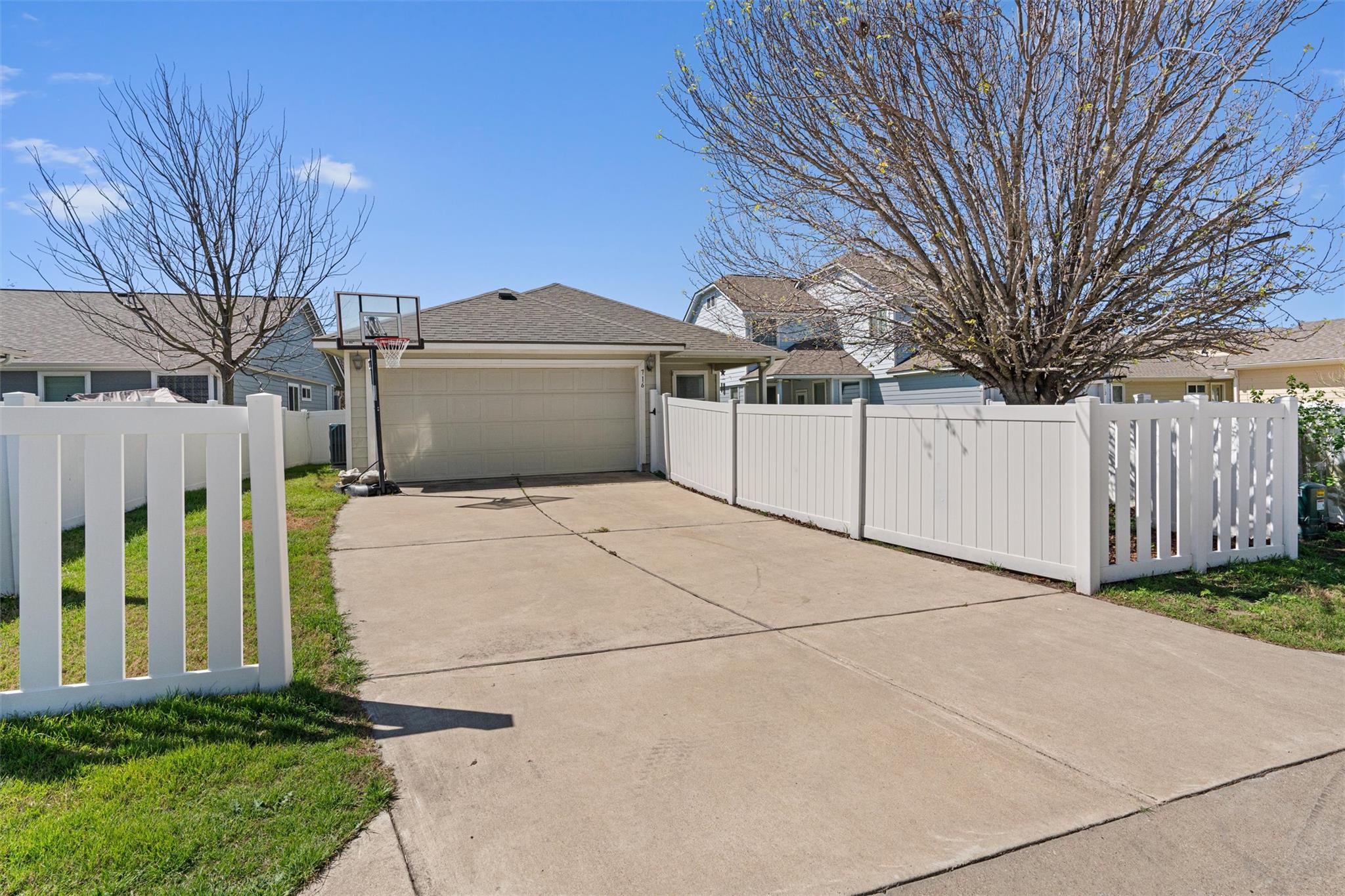 716 Niobrara River Dr, Pflugerville, TX 78660