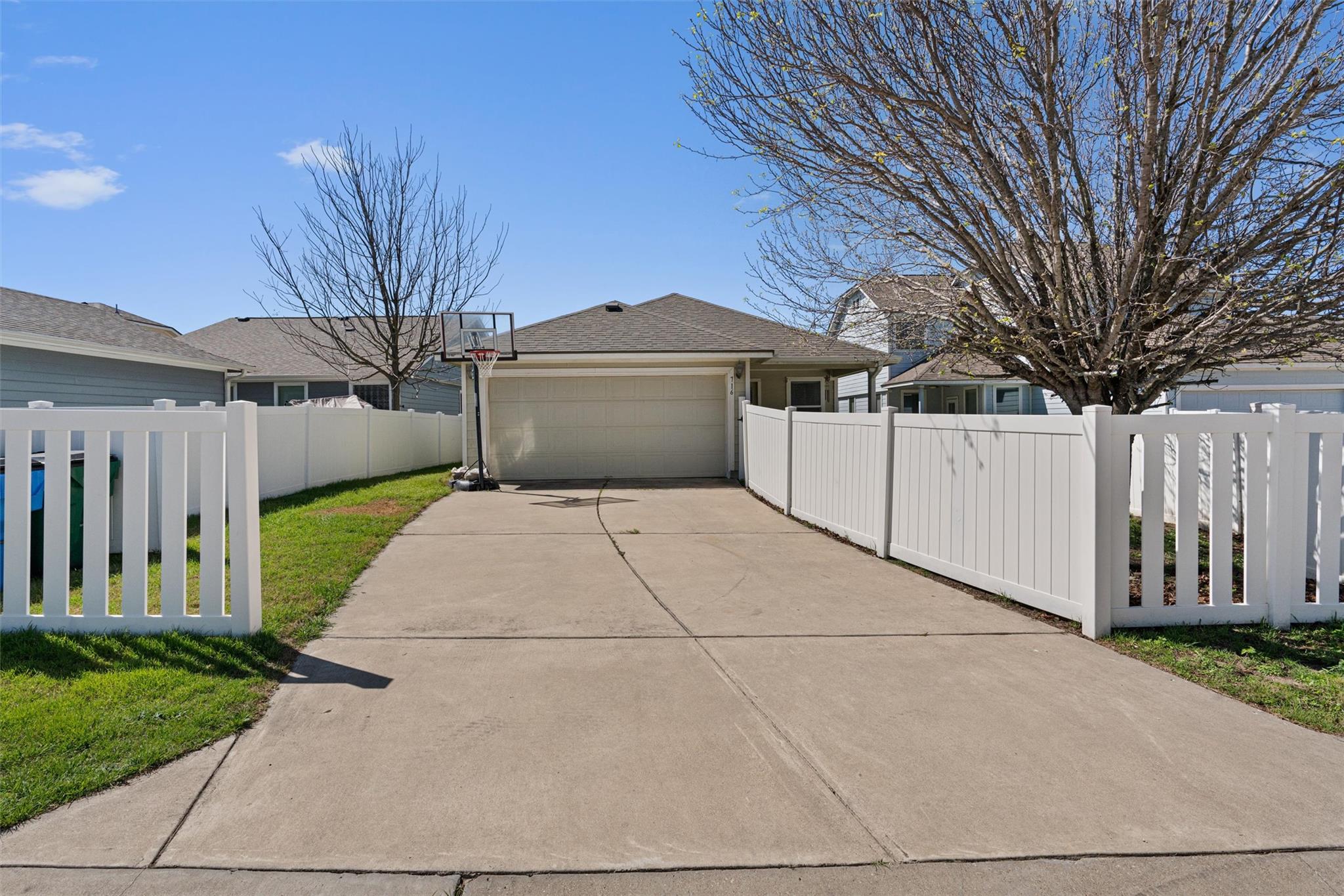 716 Niobrara River Dr, Pflugerville, TX 78660