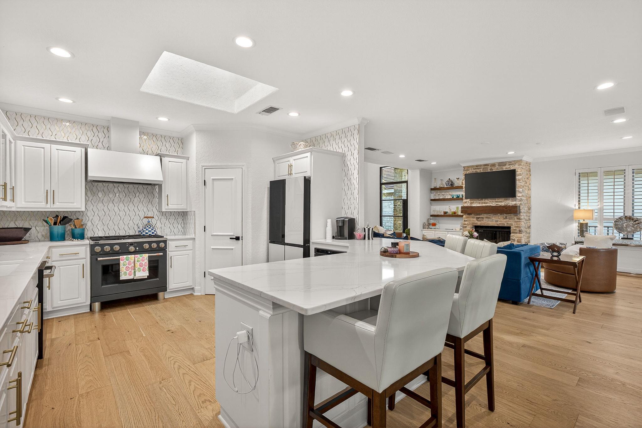 402 Horseshoe Bay North Blvd, Horseshoe Bay, TX 78657