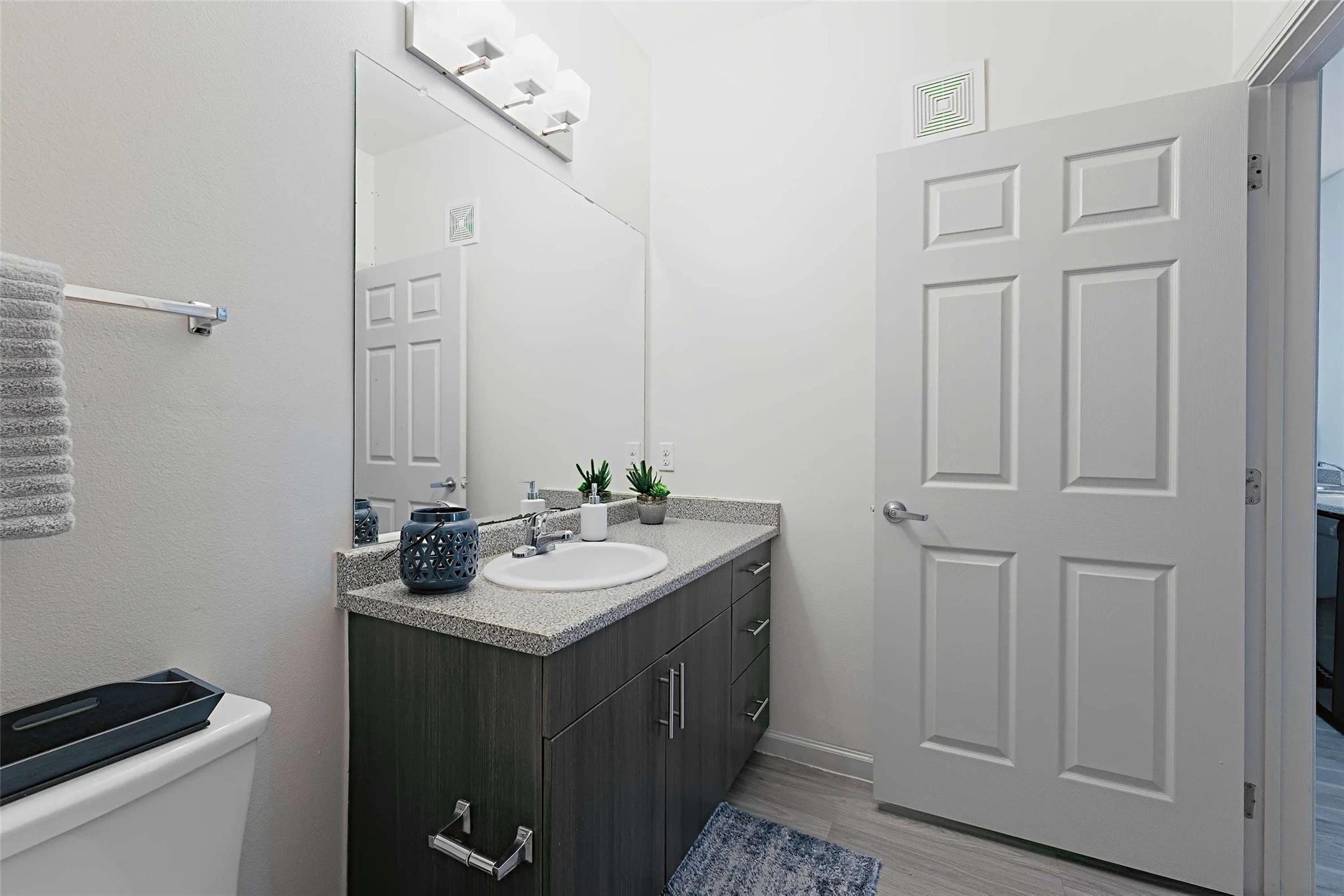 5605 Springdale Rd # 2-2-2201, Austin, TX 78723