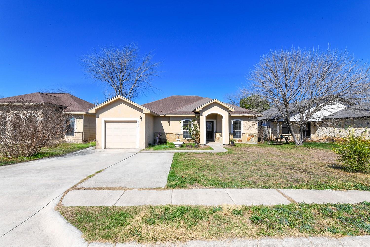 711 Sturgeon Dr, San Marcos, TX 78666