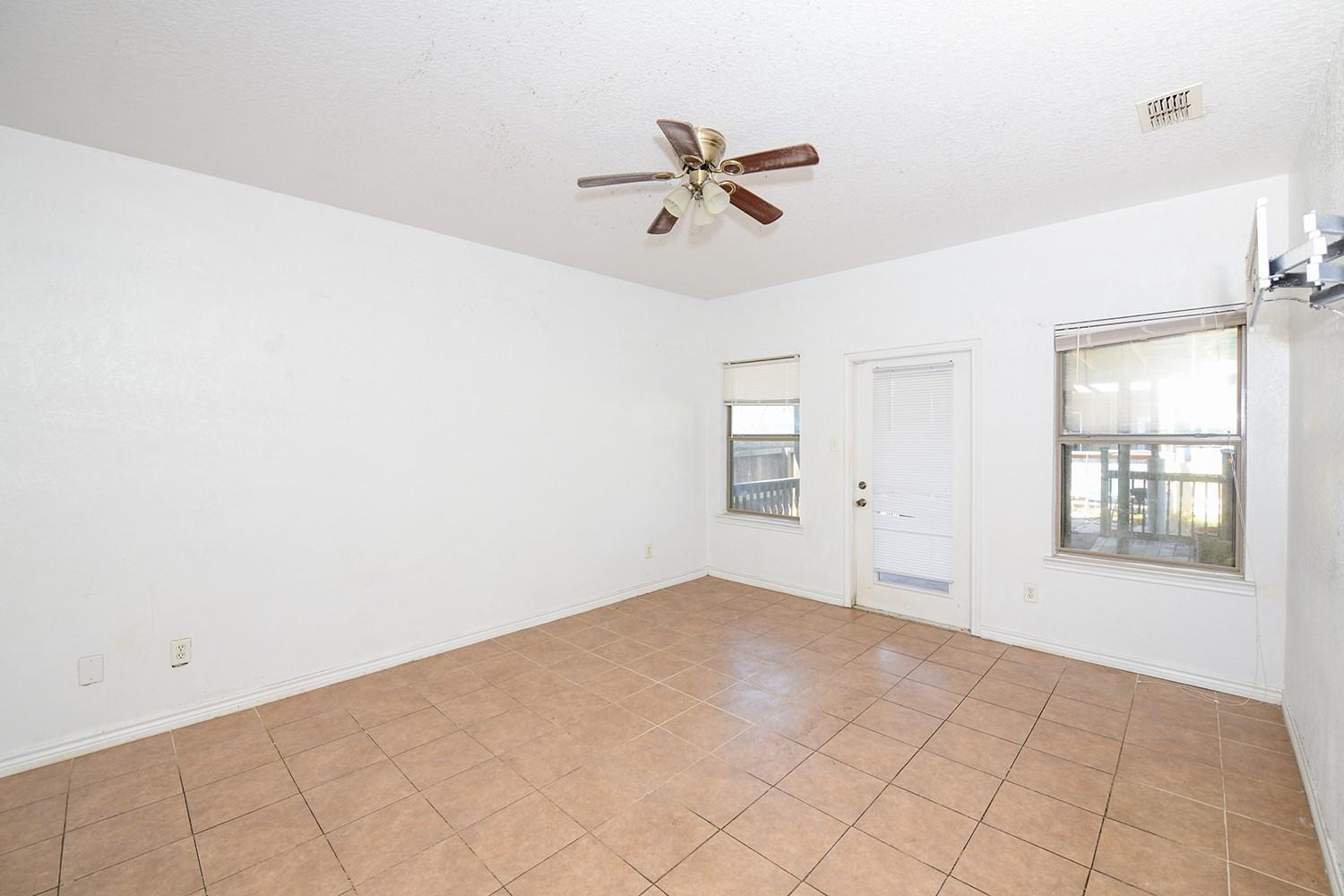 711 Sturgeon Dr, San Marcos, TX 78666