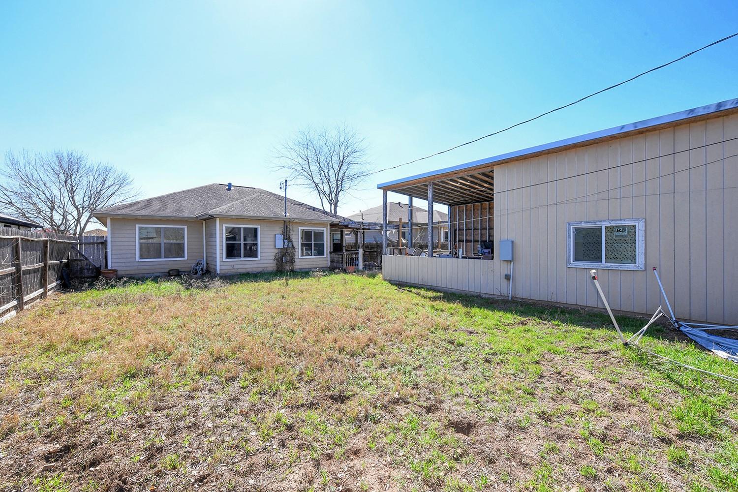 711 Sturgeon Dr, San Marcos, TX 78666