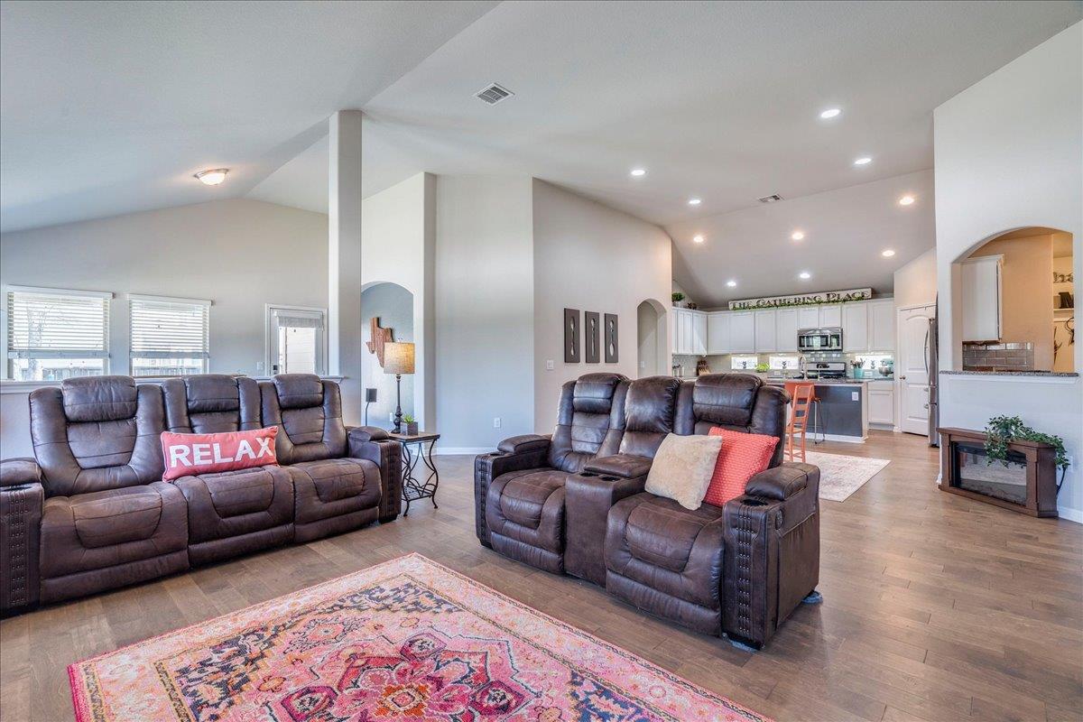 648 Cortona Ln, Georgetown, TX 78628