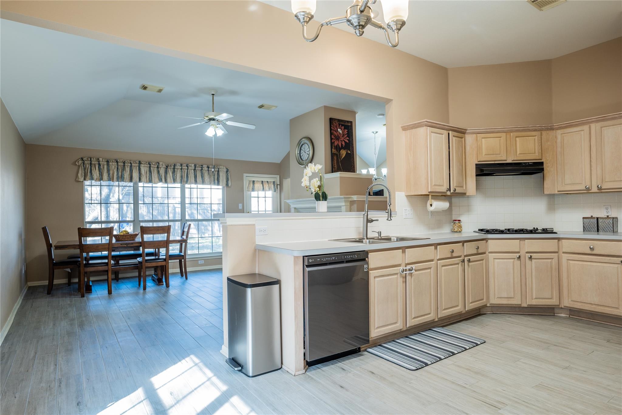 9120 Fainwood Ln, Austin, TX 78749