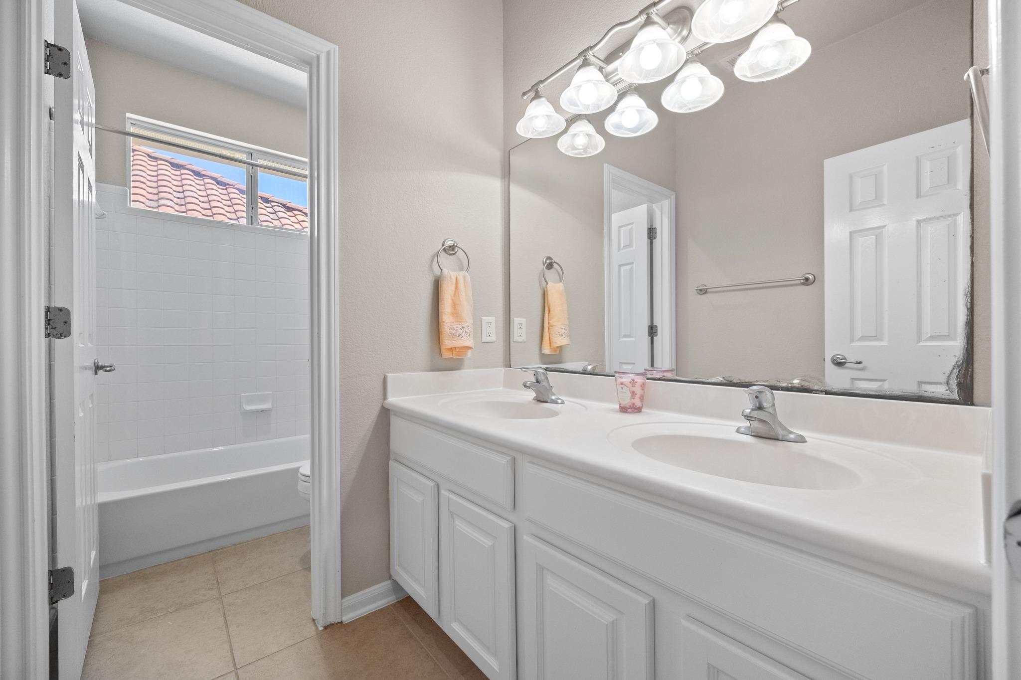 15529 Interlachen Dr, Austin, TX 78717