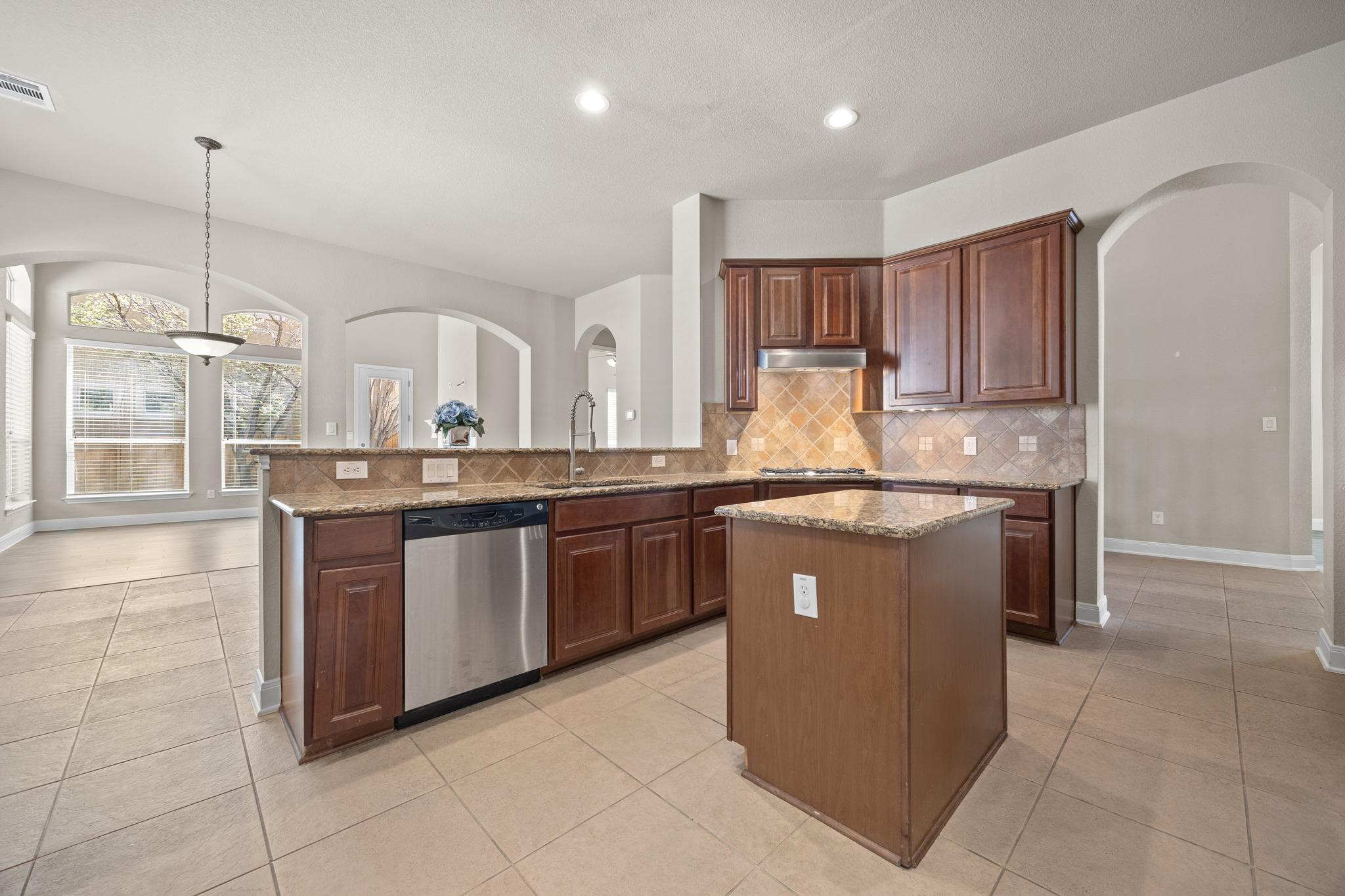 15529 Interlachen Dr, Austin, TX 78717