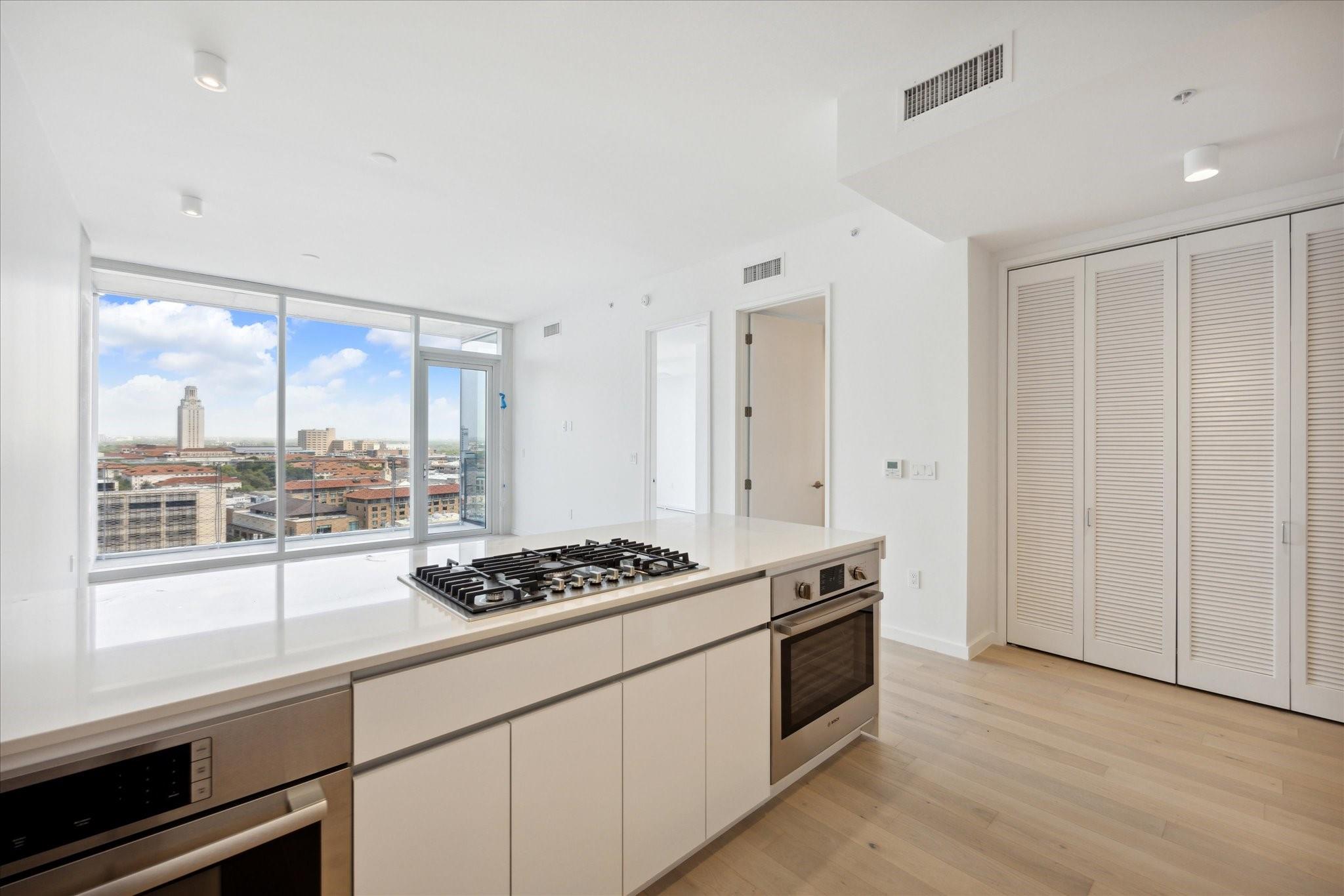 313 W 17th St # 1502, Austin, TX 78701