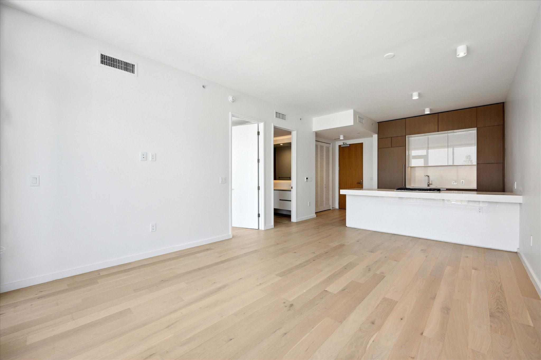 313 W 17th St # 1502, Austin, TX 78701