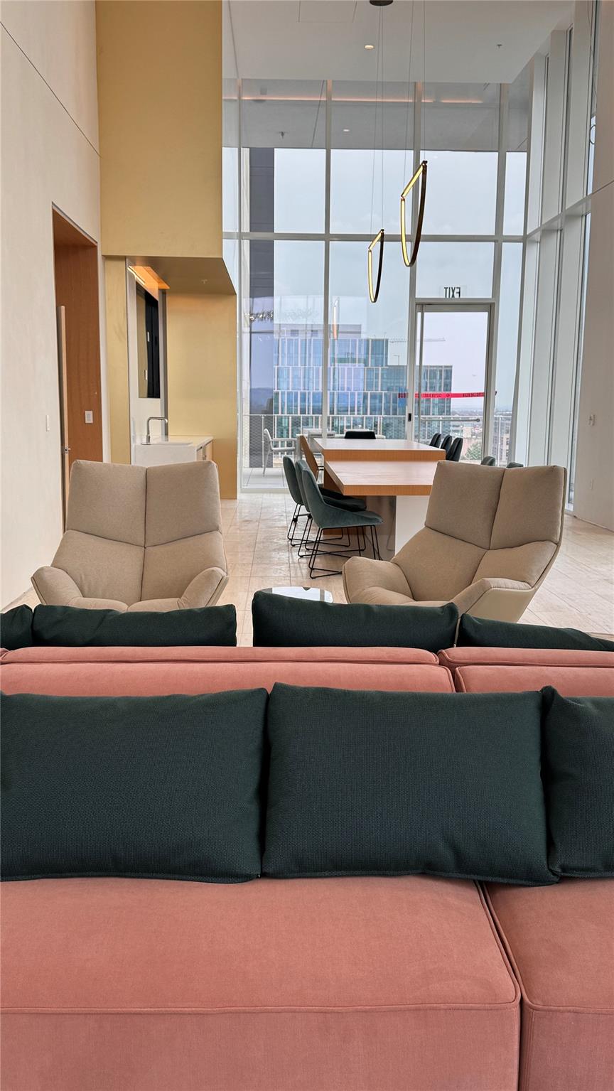 313 W 17th St # 1502, Austin, TX 78701