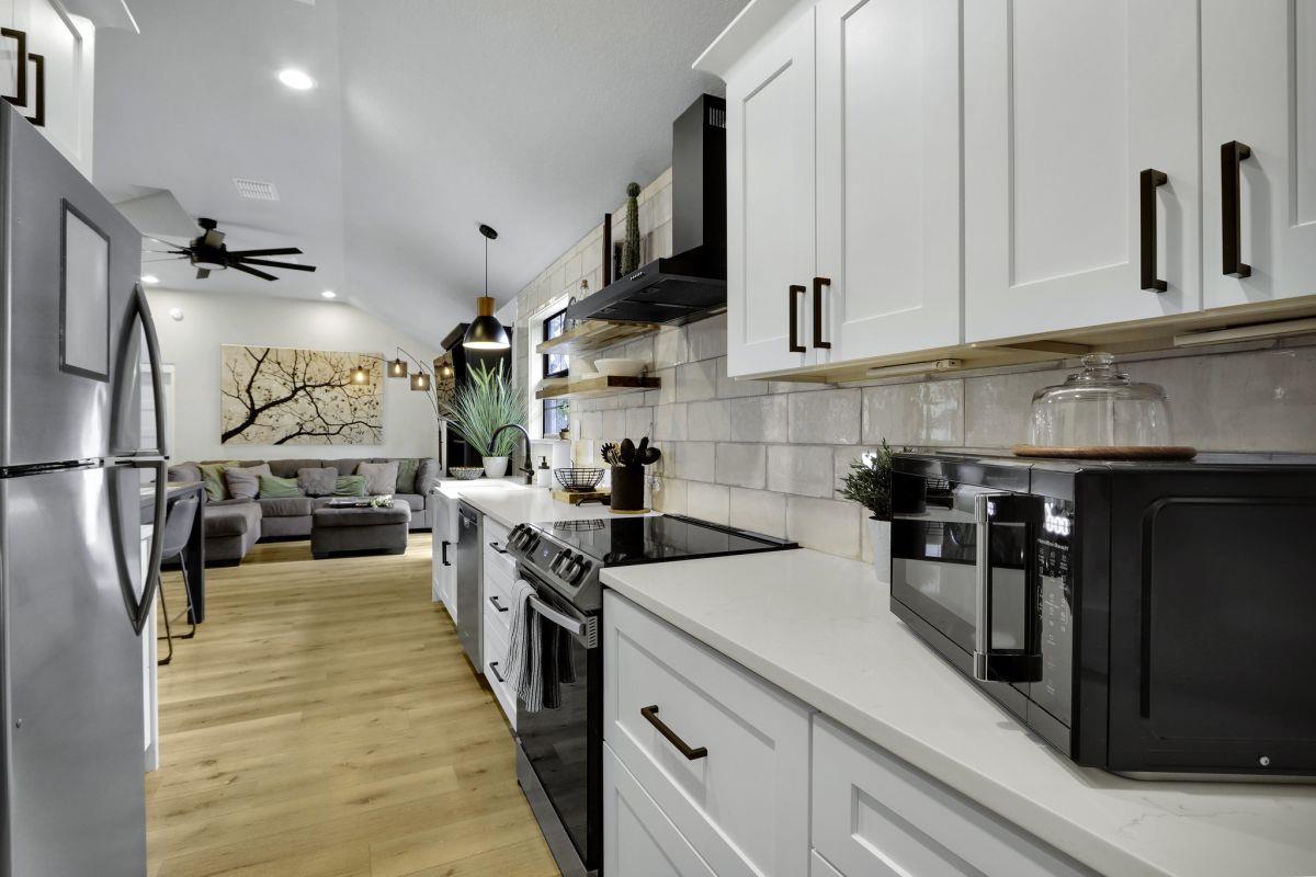 106 Chapparal Cir, Wimberley, TX 78676