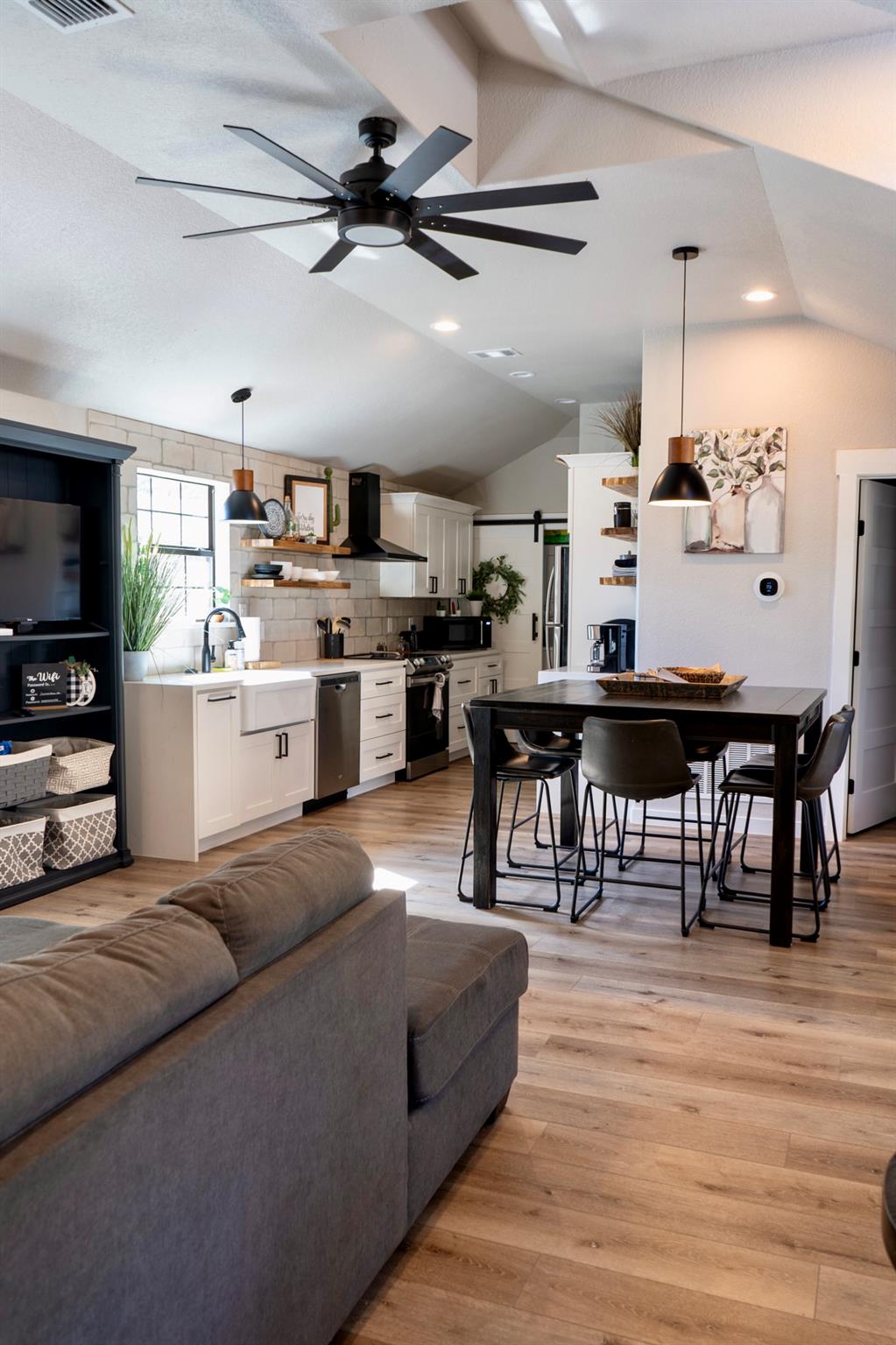 106 Chapparal Cir, Wimberley, TX 78676