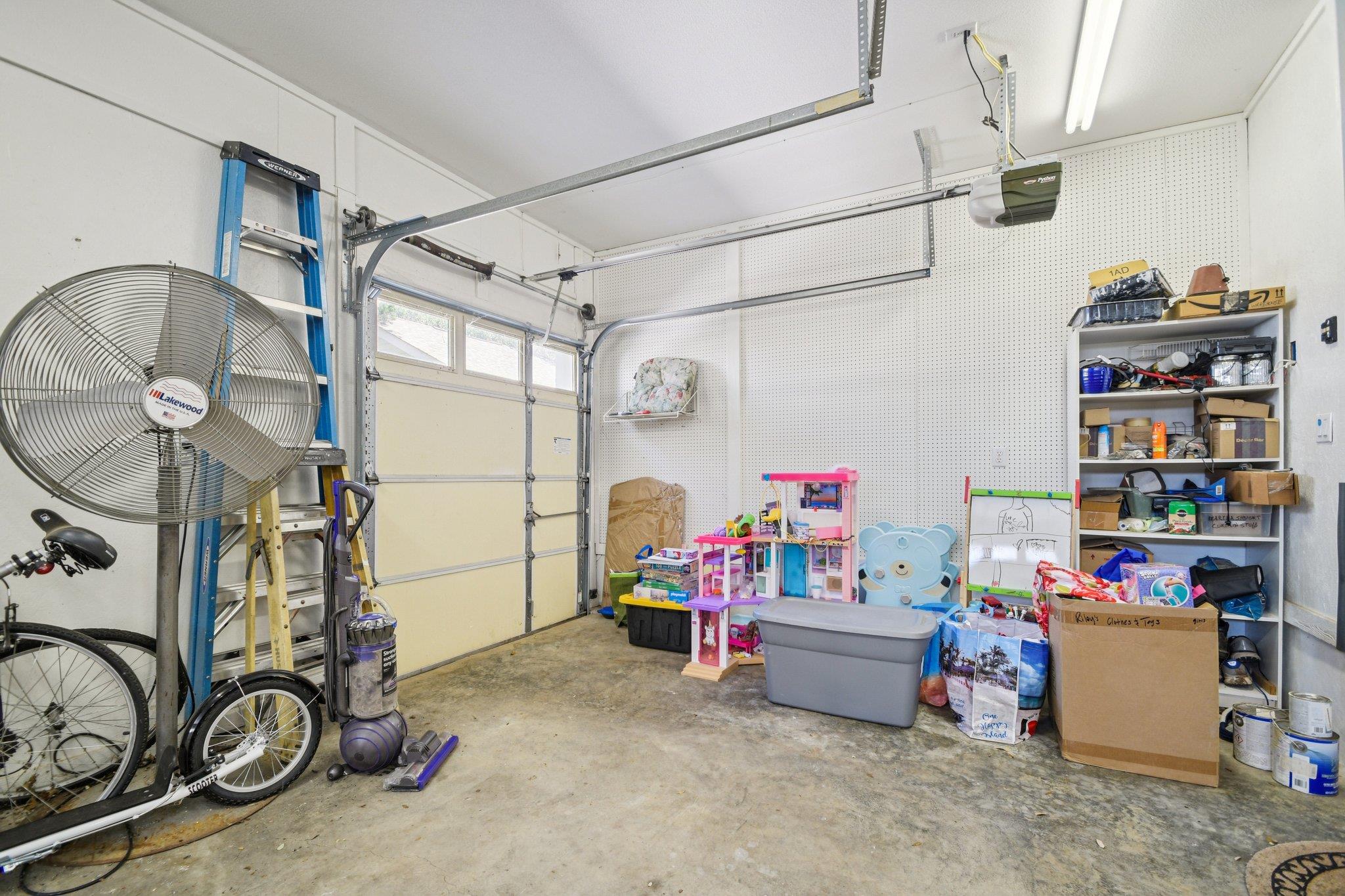 217 Augusta Dr, Wimberley, TX 78676