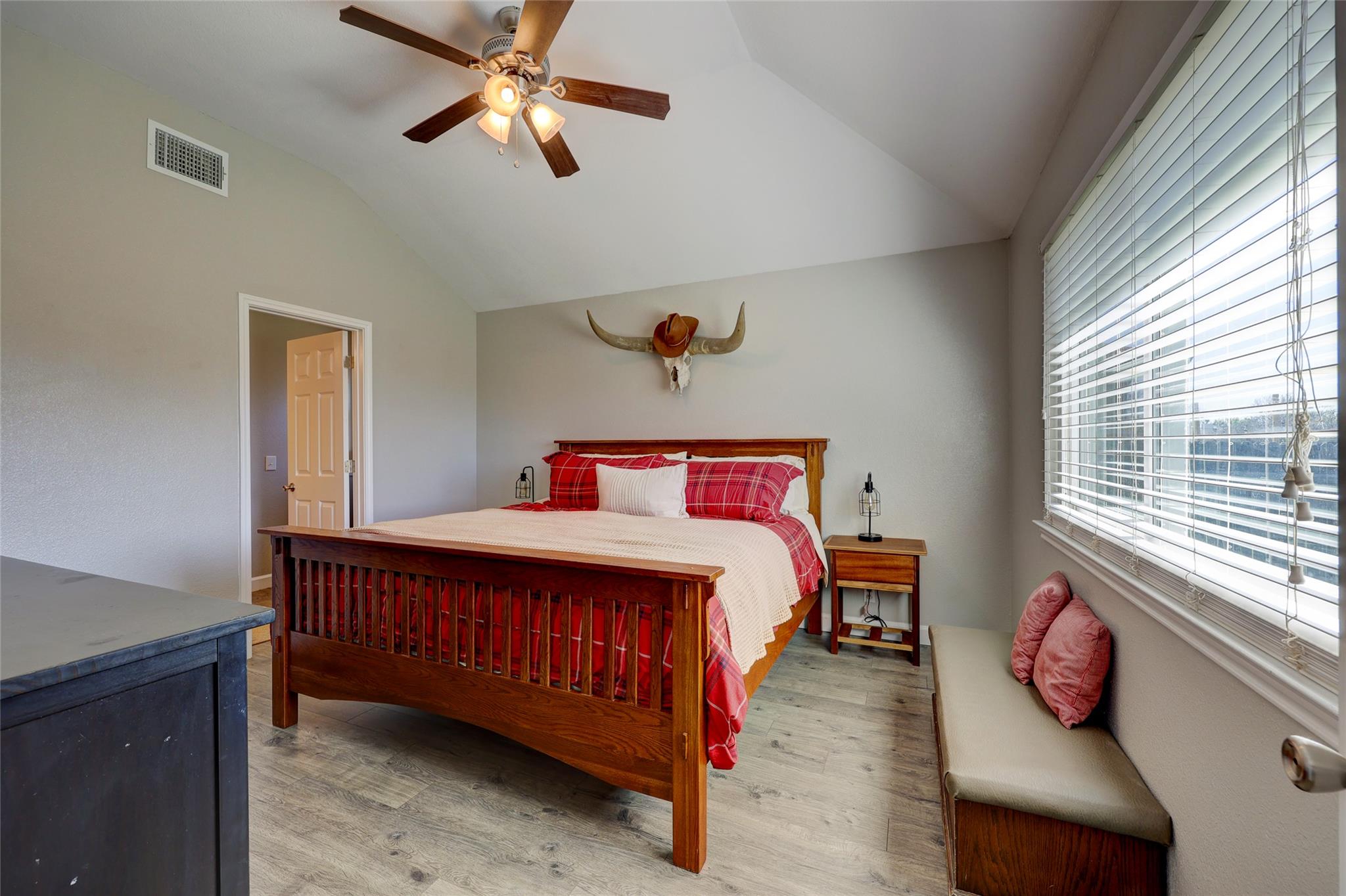 606 Los Robles Rd, Leander, TX 78641