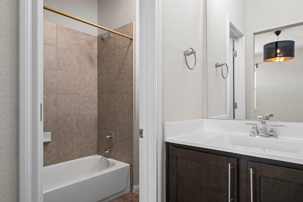 207 Sumalt Gap Way, Austin, TX 78738