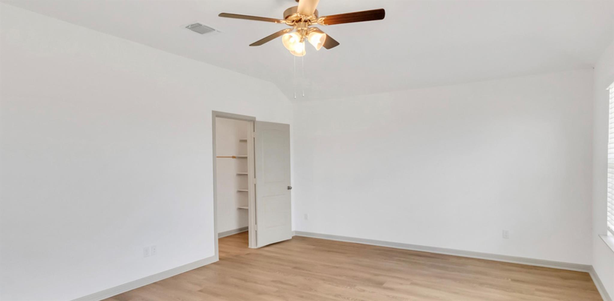 207 Sweetwater Creek Ln, Hutto, TX 78634