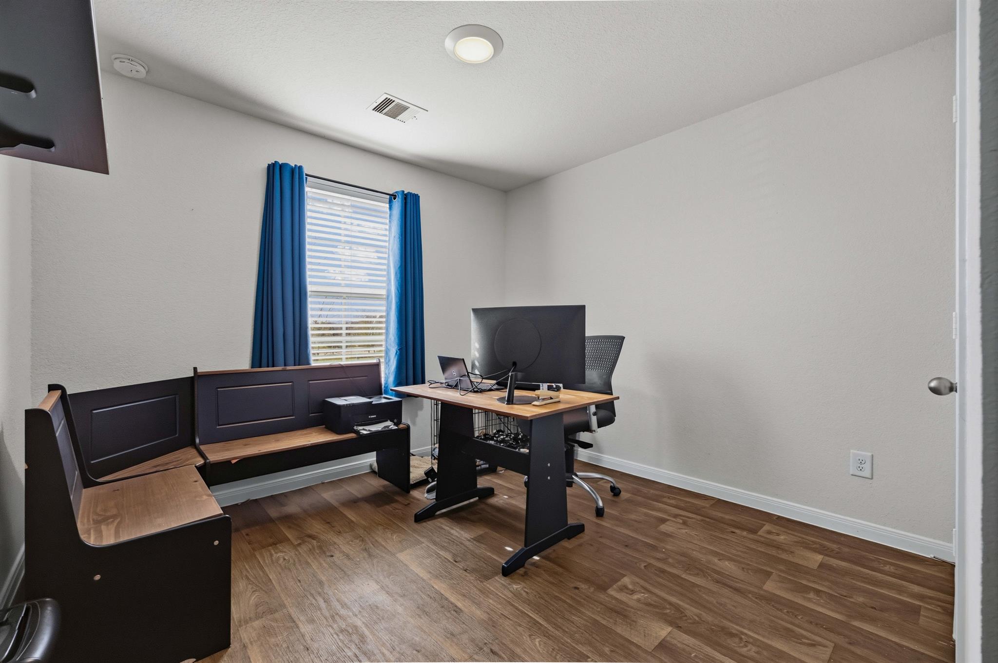 1425 London Way, Lockhart, TX 78644