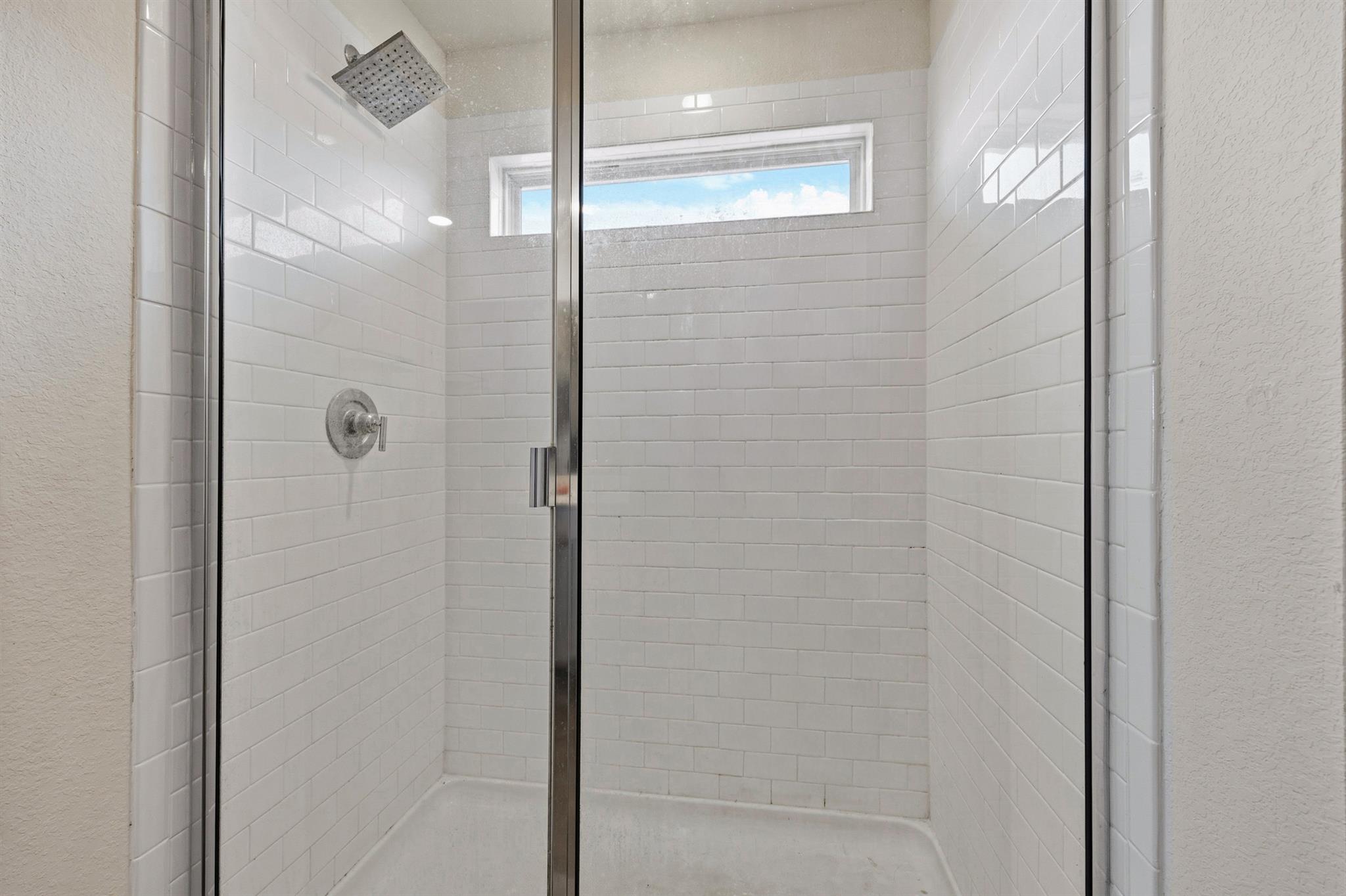 1425 London Way, Lockhart, TX 78644