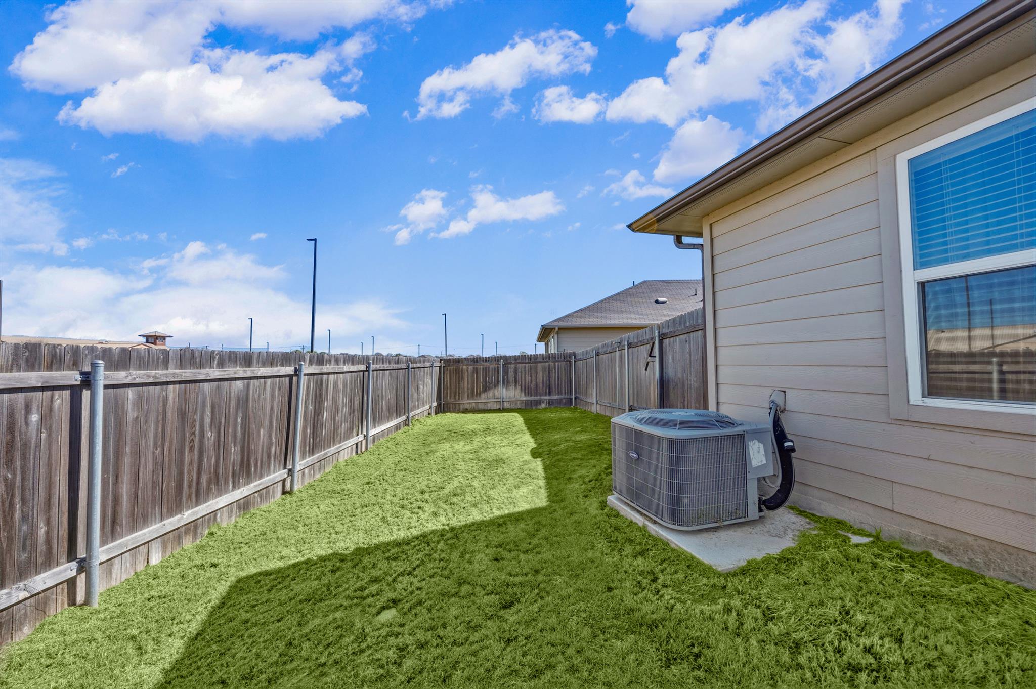 1425 London Way, Lockhart, TX 78644