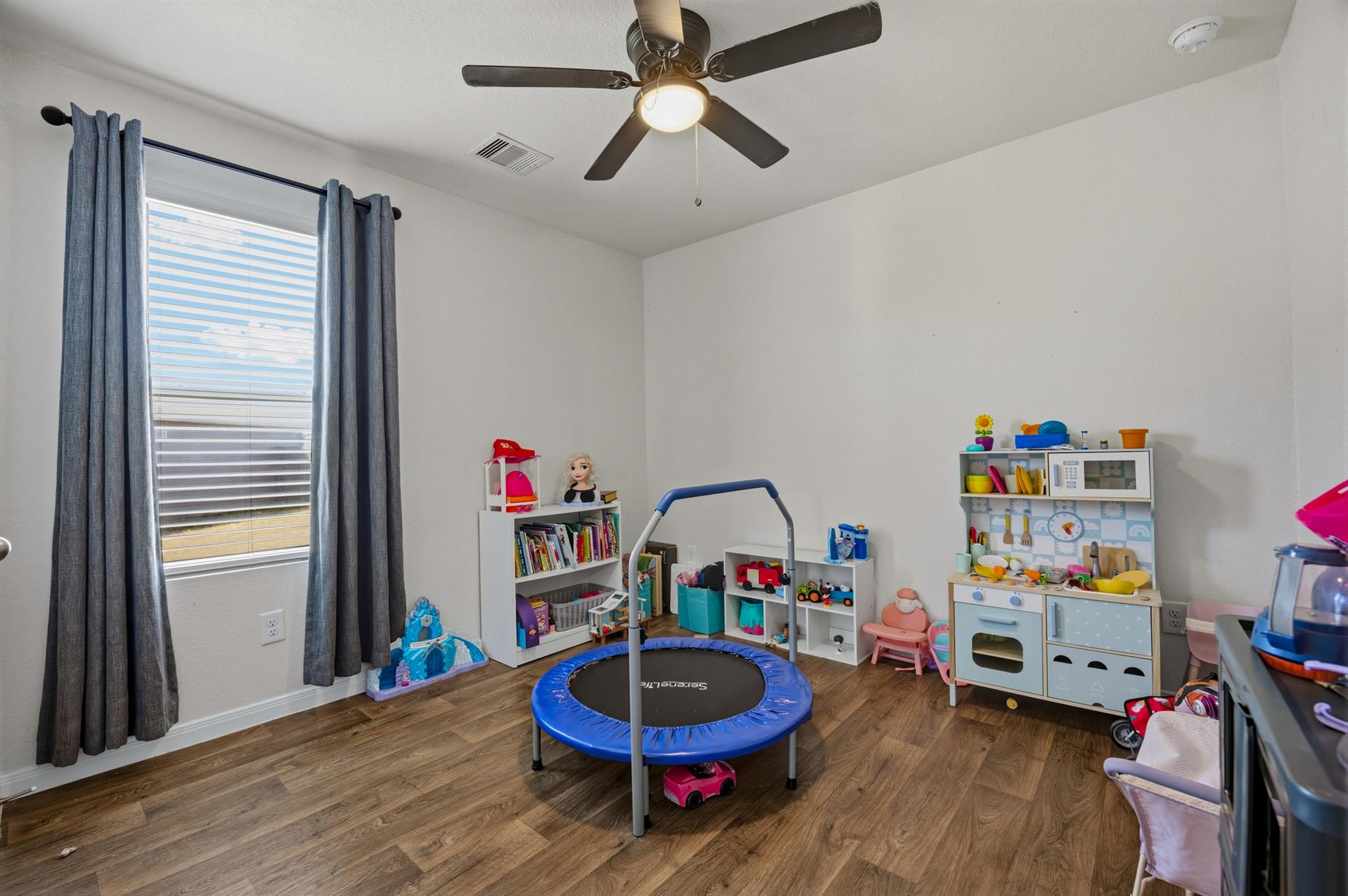 1425 London Way, Lockhart, TX 78644