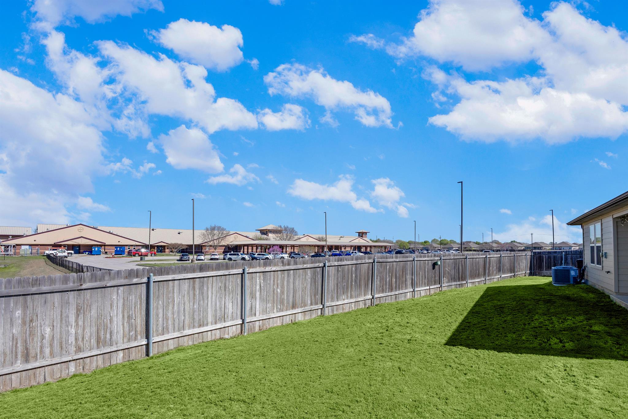 1425 London Way, Lockhart, TX 78644