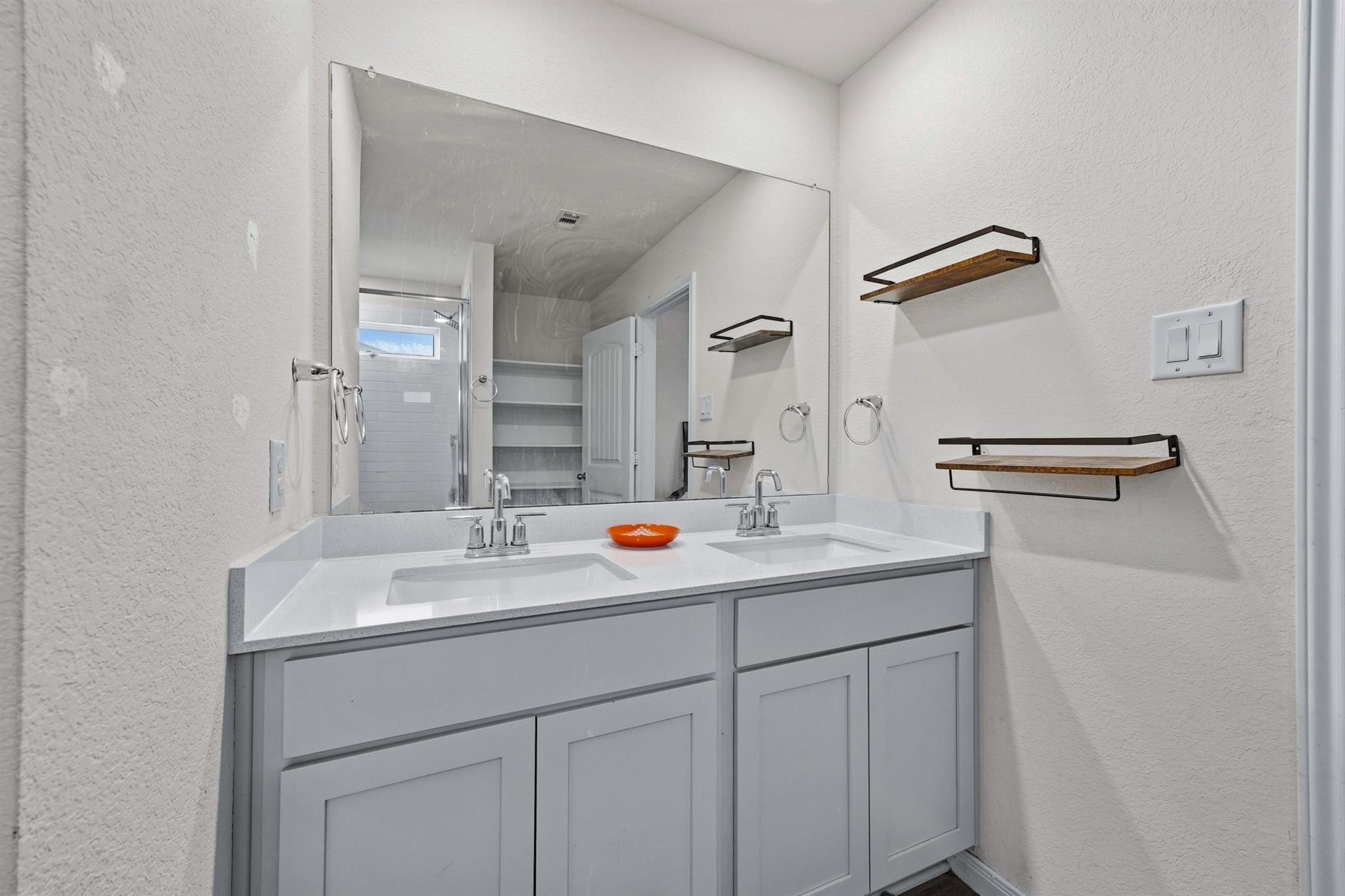 1425 London Way, Lockhart, TX 78644