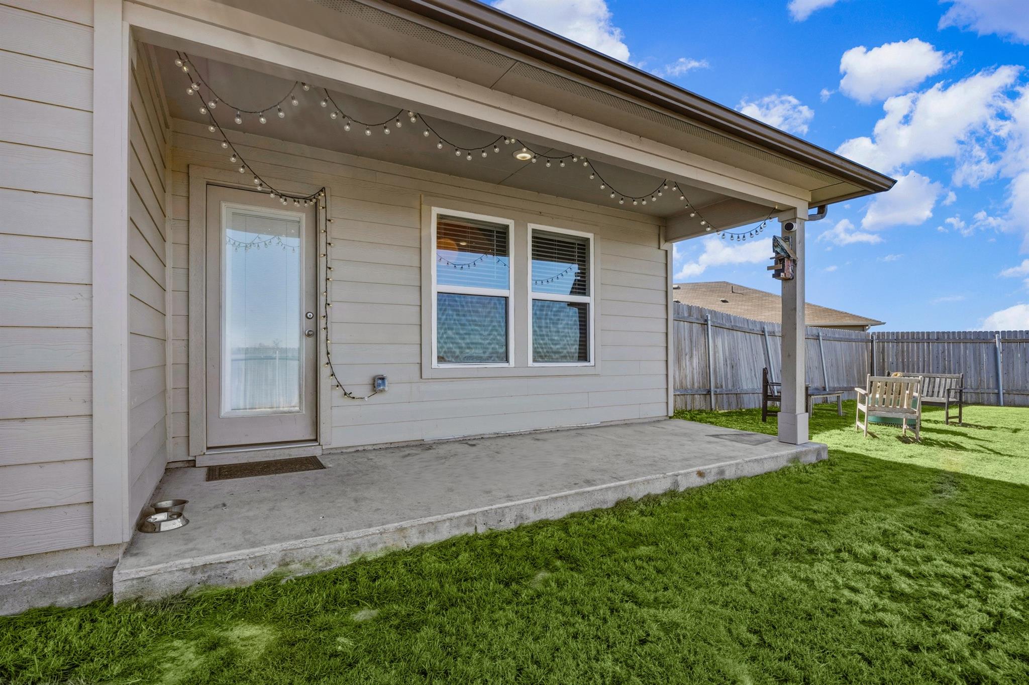 1425 London Way, Lockhart, TX 78644