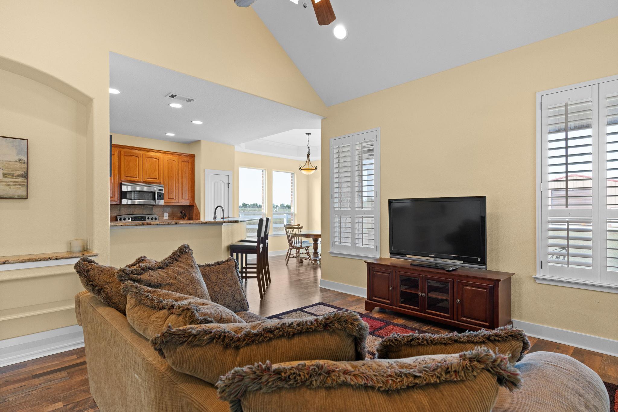 134 Creekside Dr, Liberty Hill, TX 78642