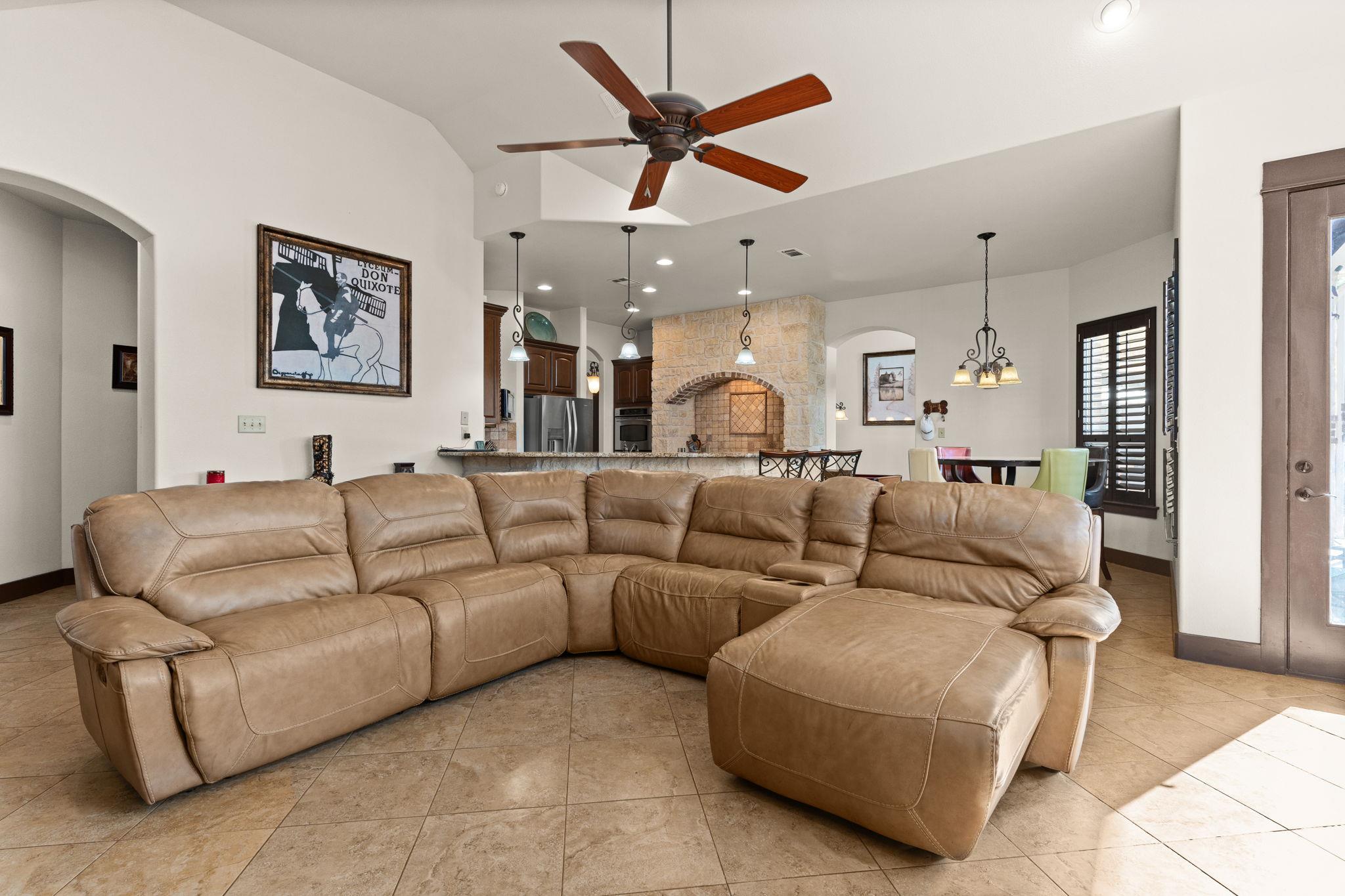 134 Creekside Dr, Liberty Hill, TX 78642