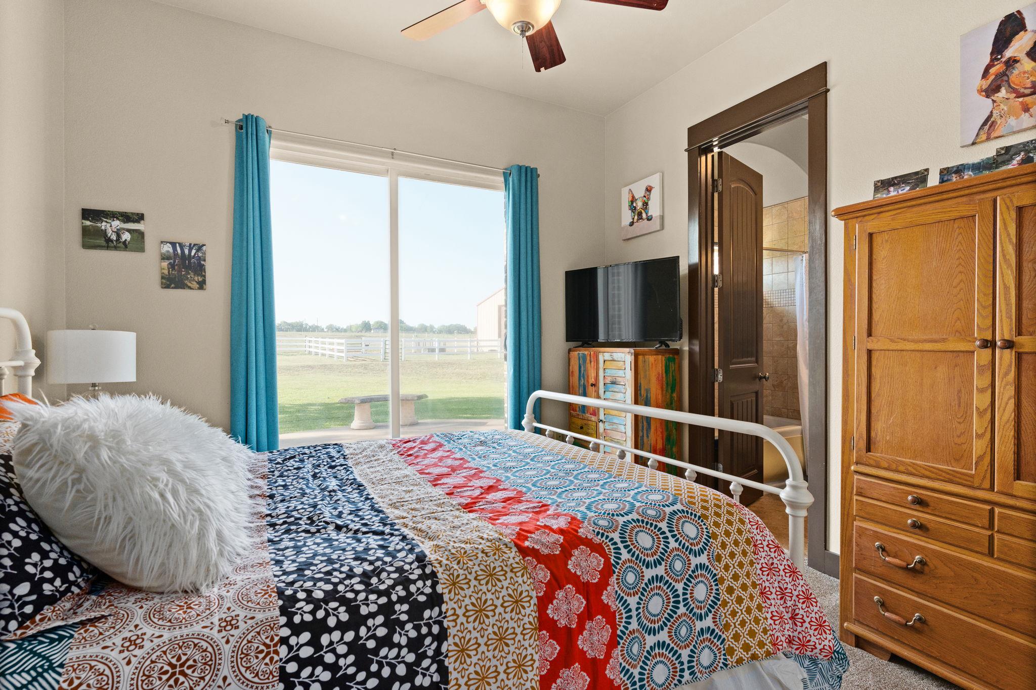 134 Creekside Dr, Liberty Hill, TX 78642