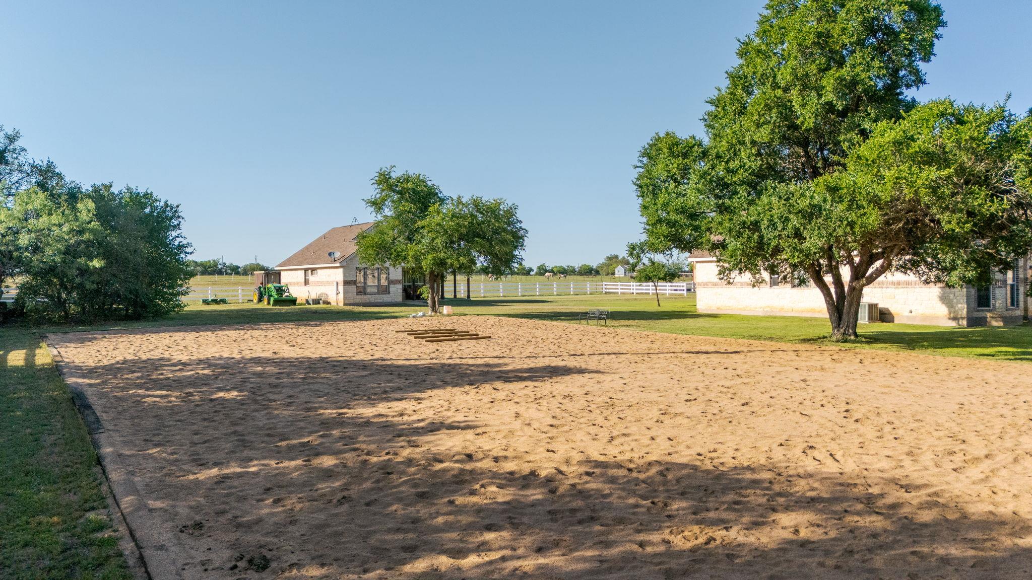 134 Creekside Dr, Liberty Hill, TX 78642