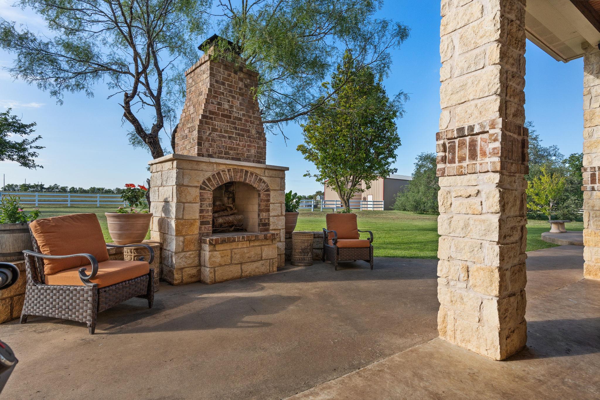 134 Creekside Dr, Liberty Hill, TX 78642