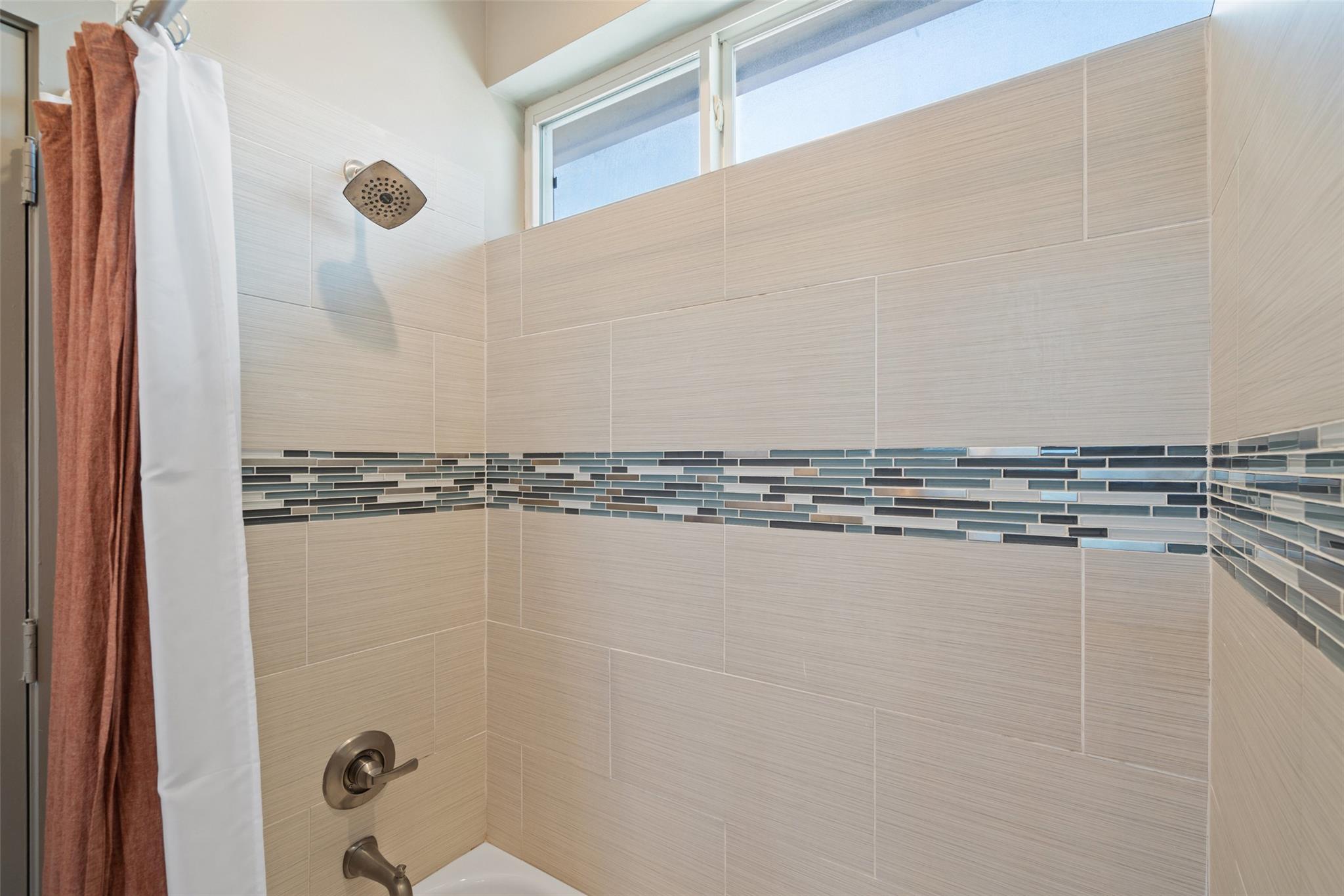 5928 Lux St, Austin, TX 78721