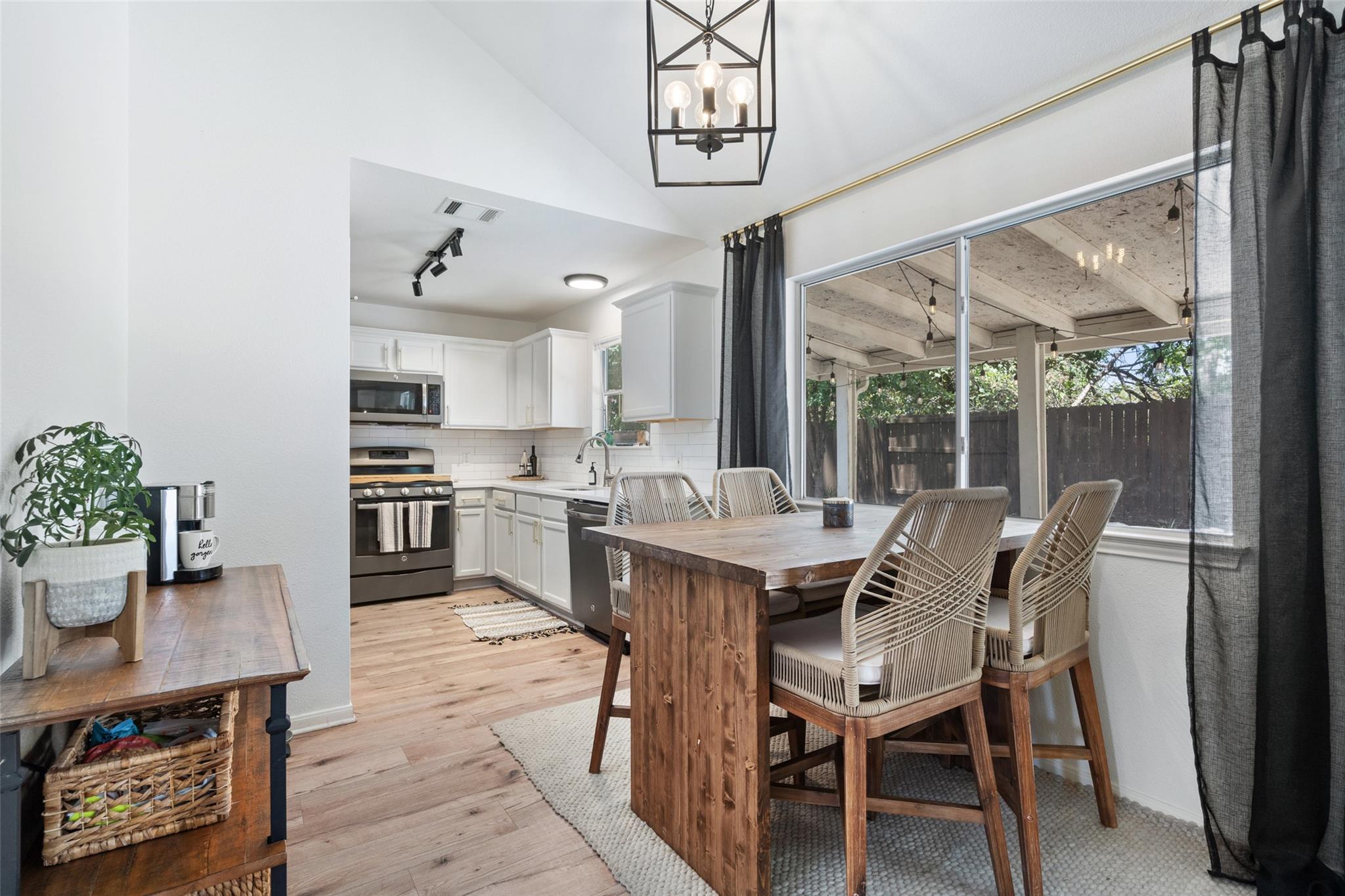 109 Wisteria Dr, Georgetown, TX 78626