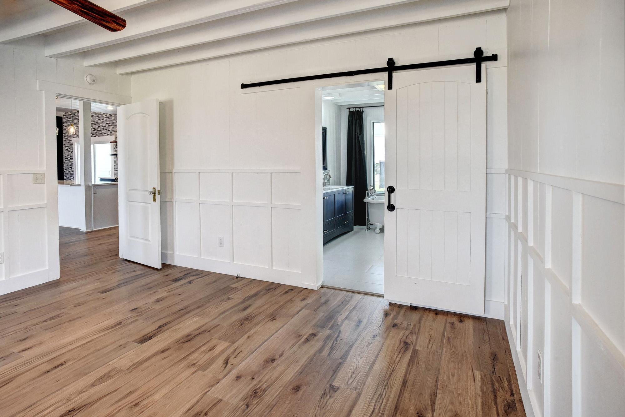 4165 Pin Oak Rd, Muldoon, TX 78949