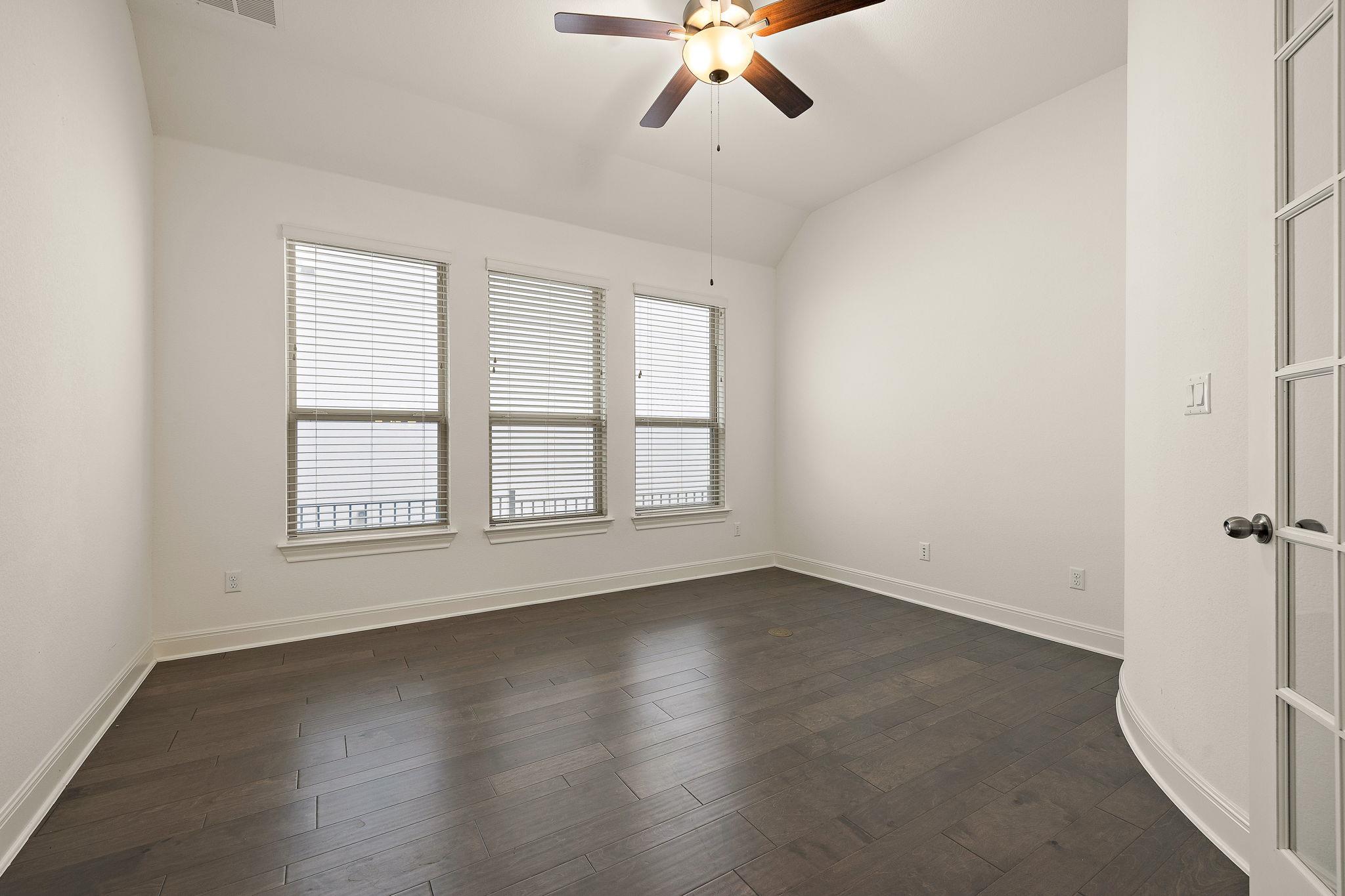 4705 Napoli Shore Dr, Leander, TX 78641