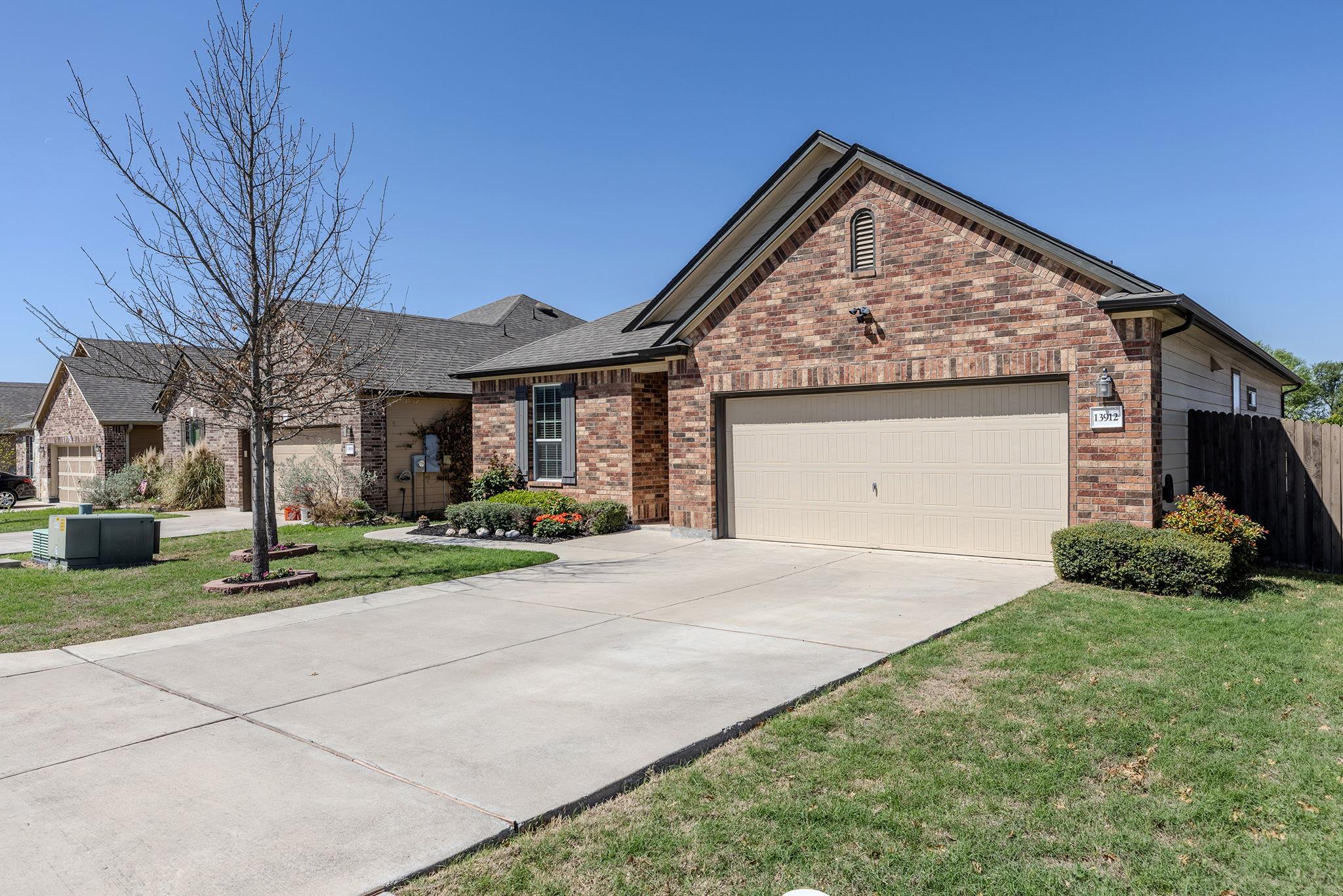 13912 Lyndon B Johnson St, Manor, TX 78653